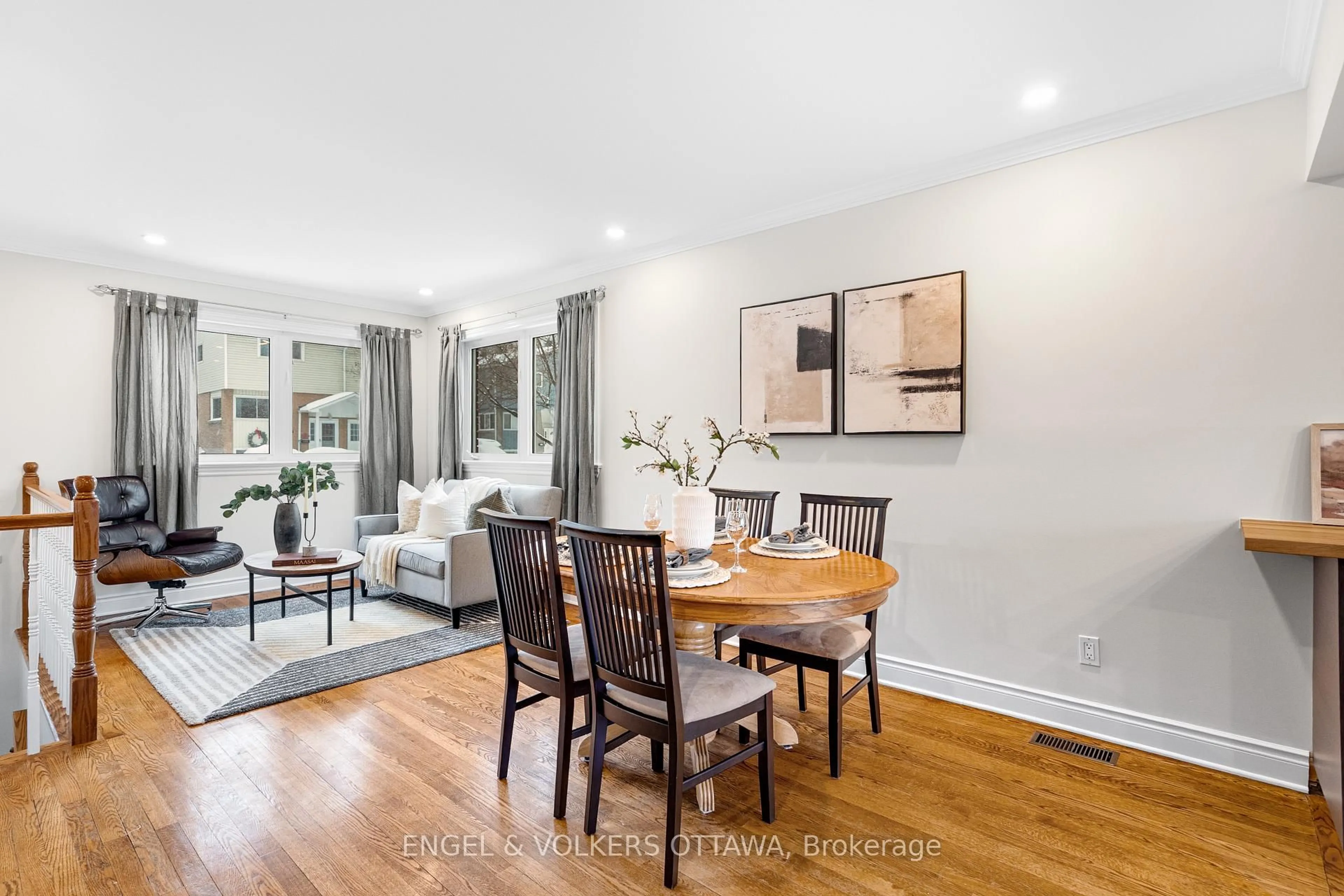 Dining room, wood/laminate floor for 2707 Marie St, Ottawa Ontario K2B 7E3