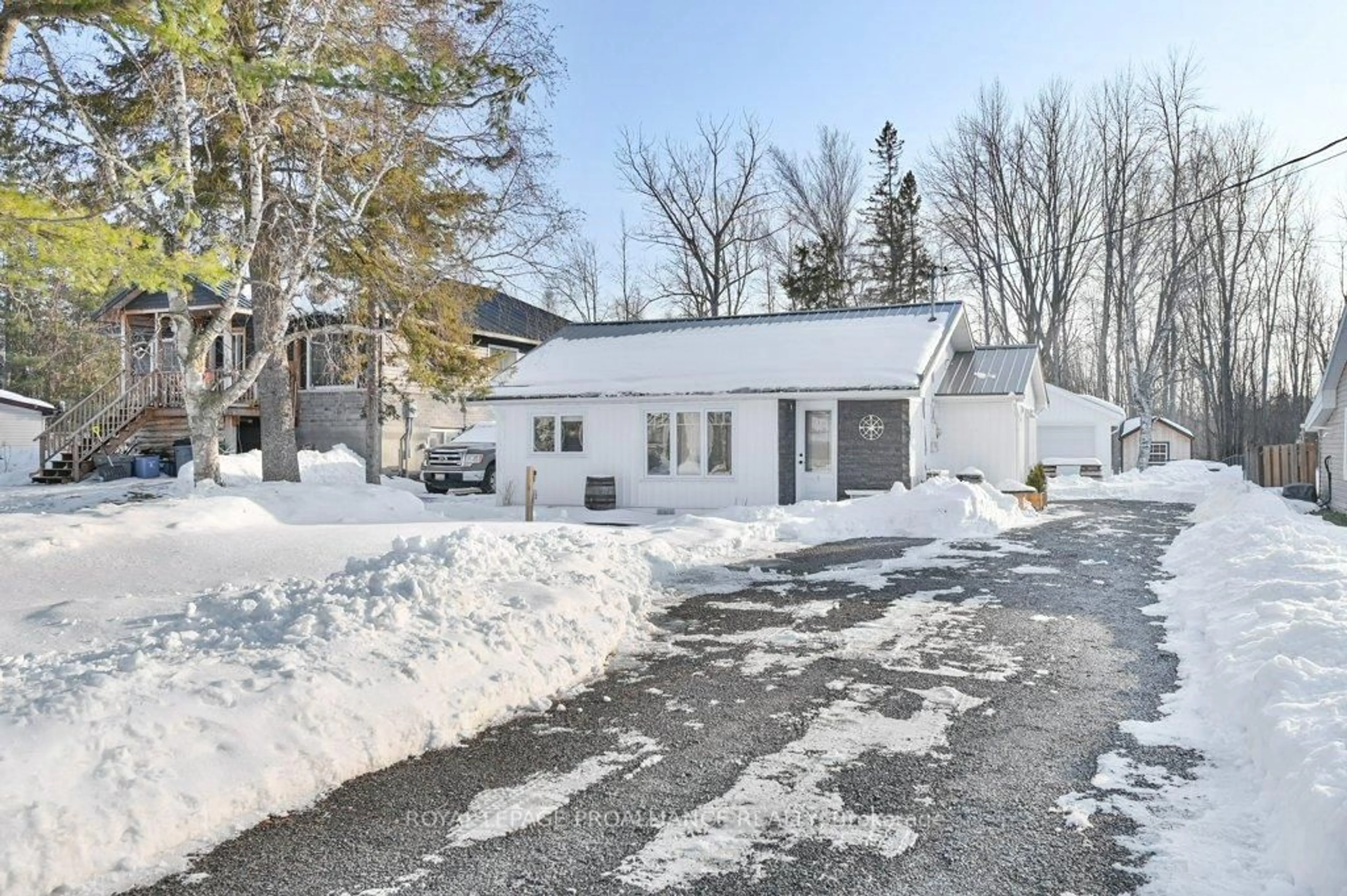 Unknown for 21569 Loyalist Pkwy, Prince Edward County Ontario K0K 1L0