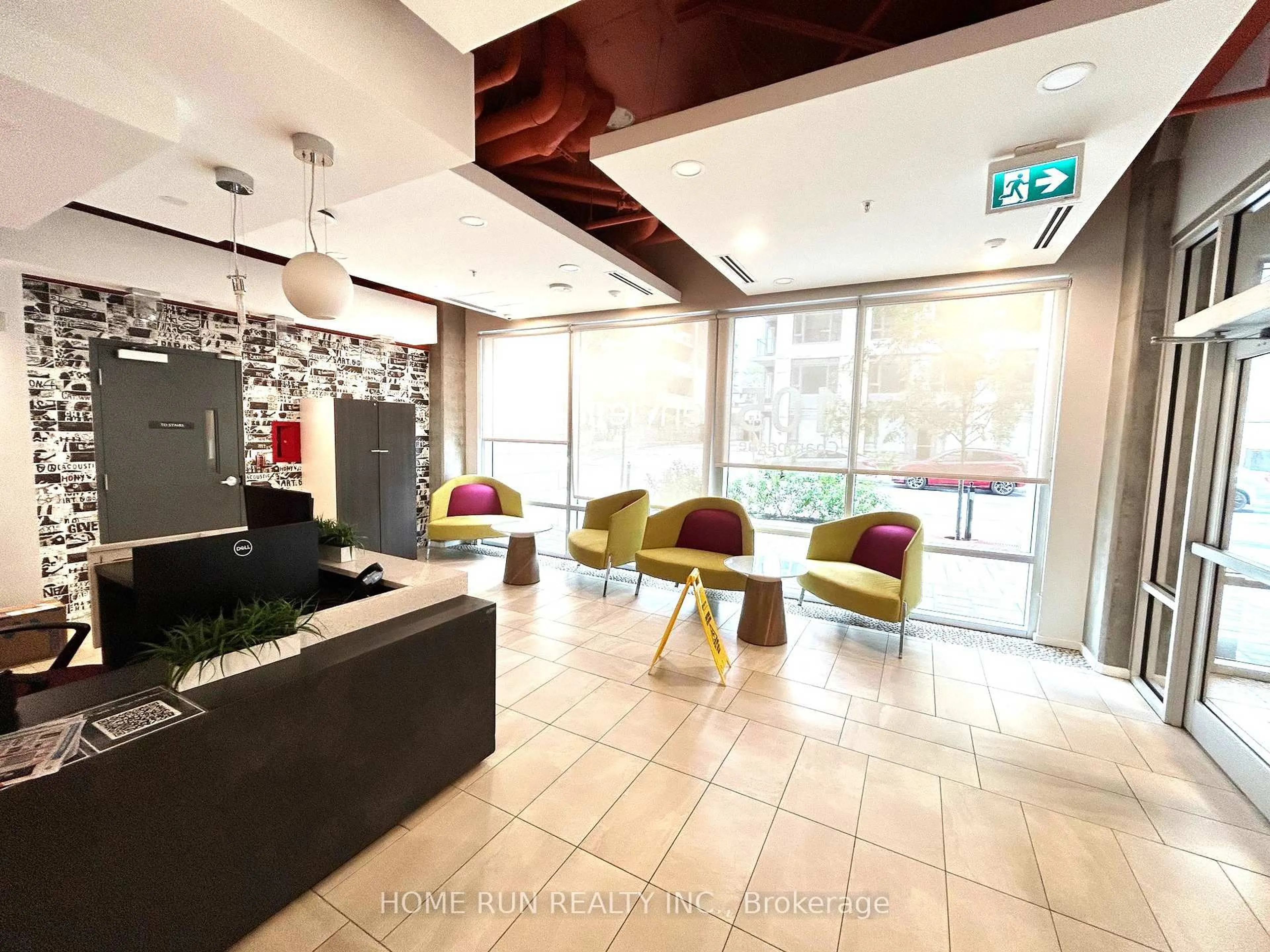 Lobby for 105 Champagne Ave #1817, Ottawa Ontario K1S 4P3