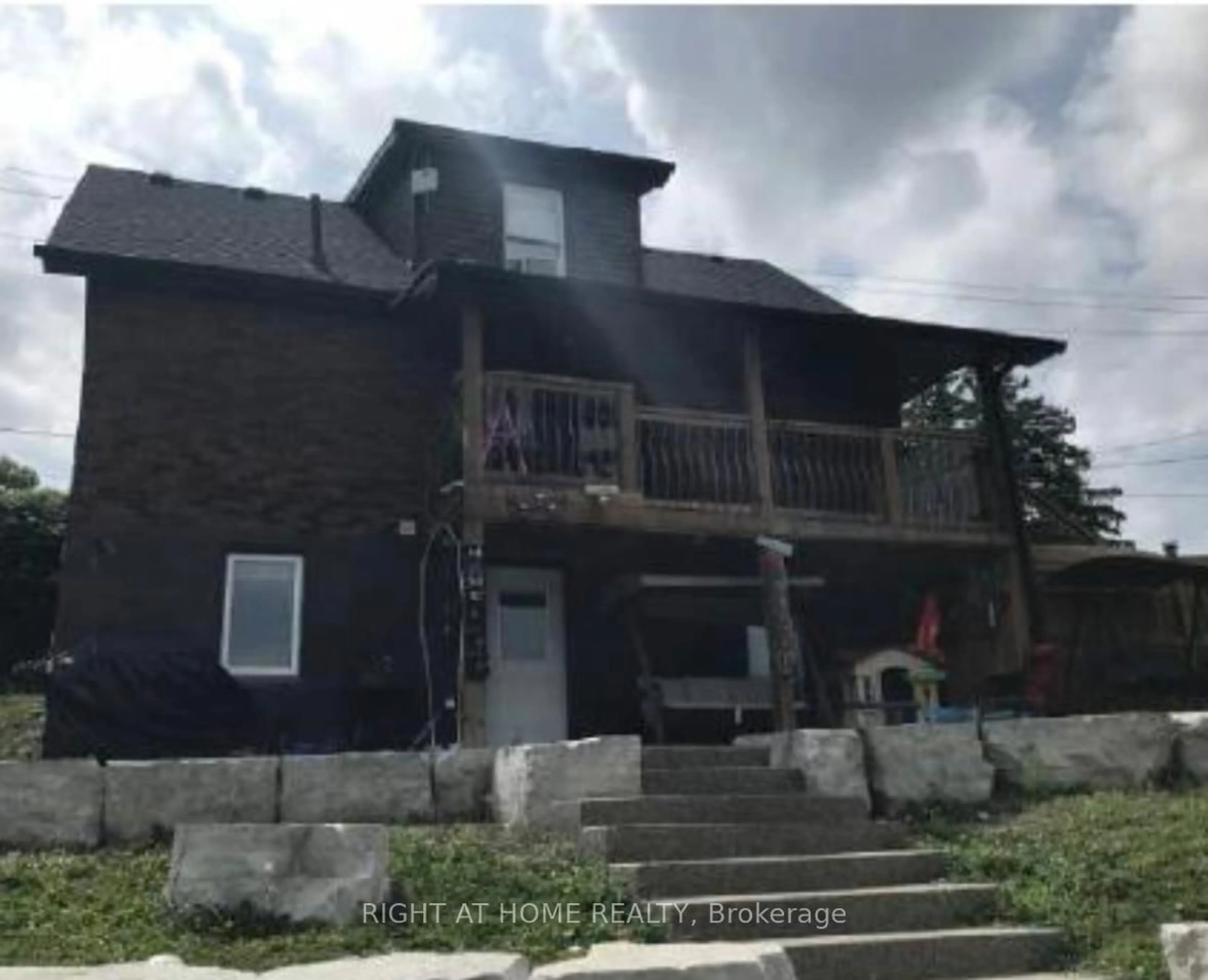 Unknown for 38 Washington St, Brant Ontario N3L 2A7