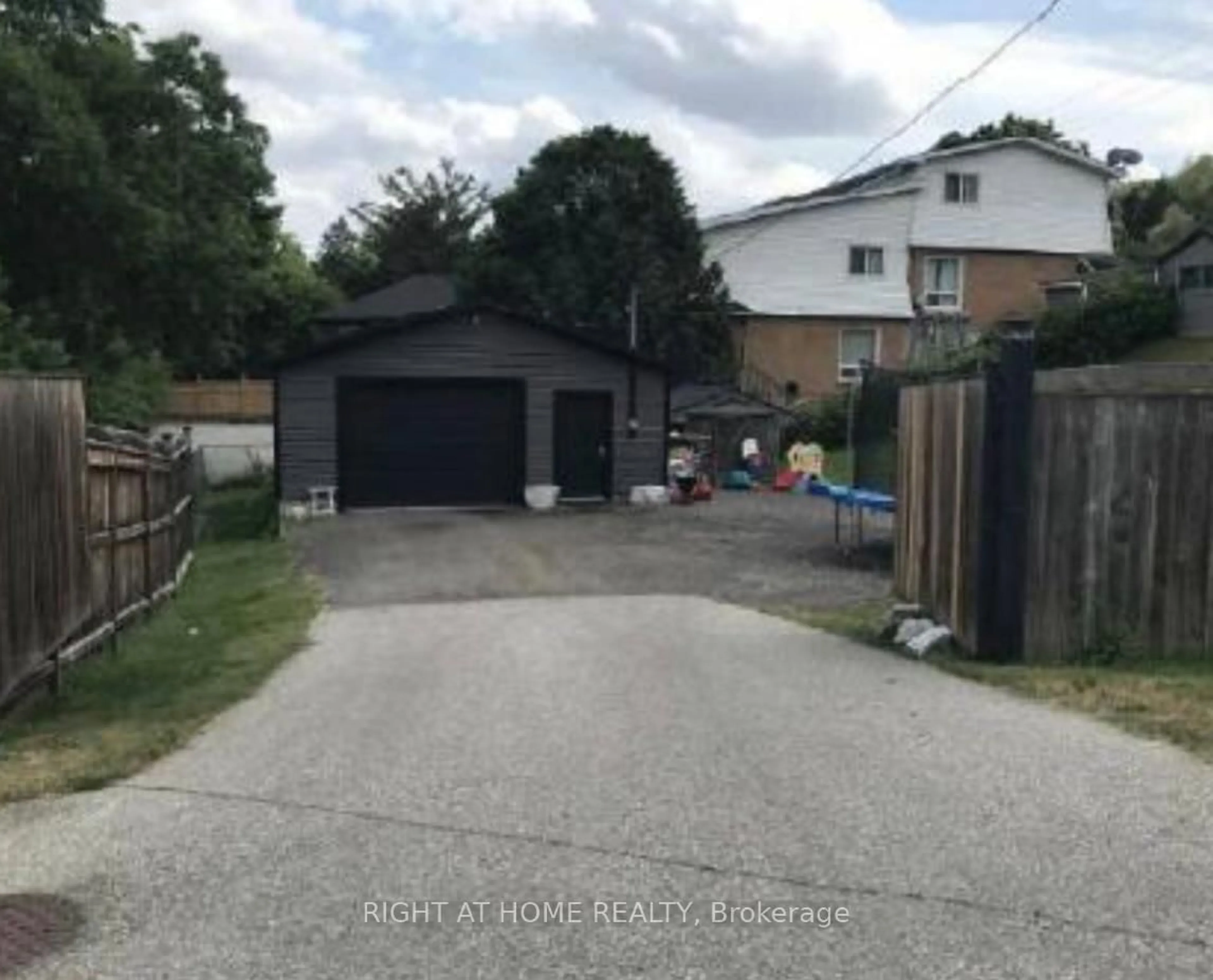 Unknown for 38 Washington St, Brant Ontario N3L 2A7