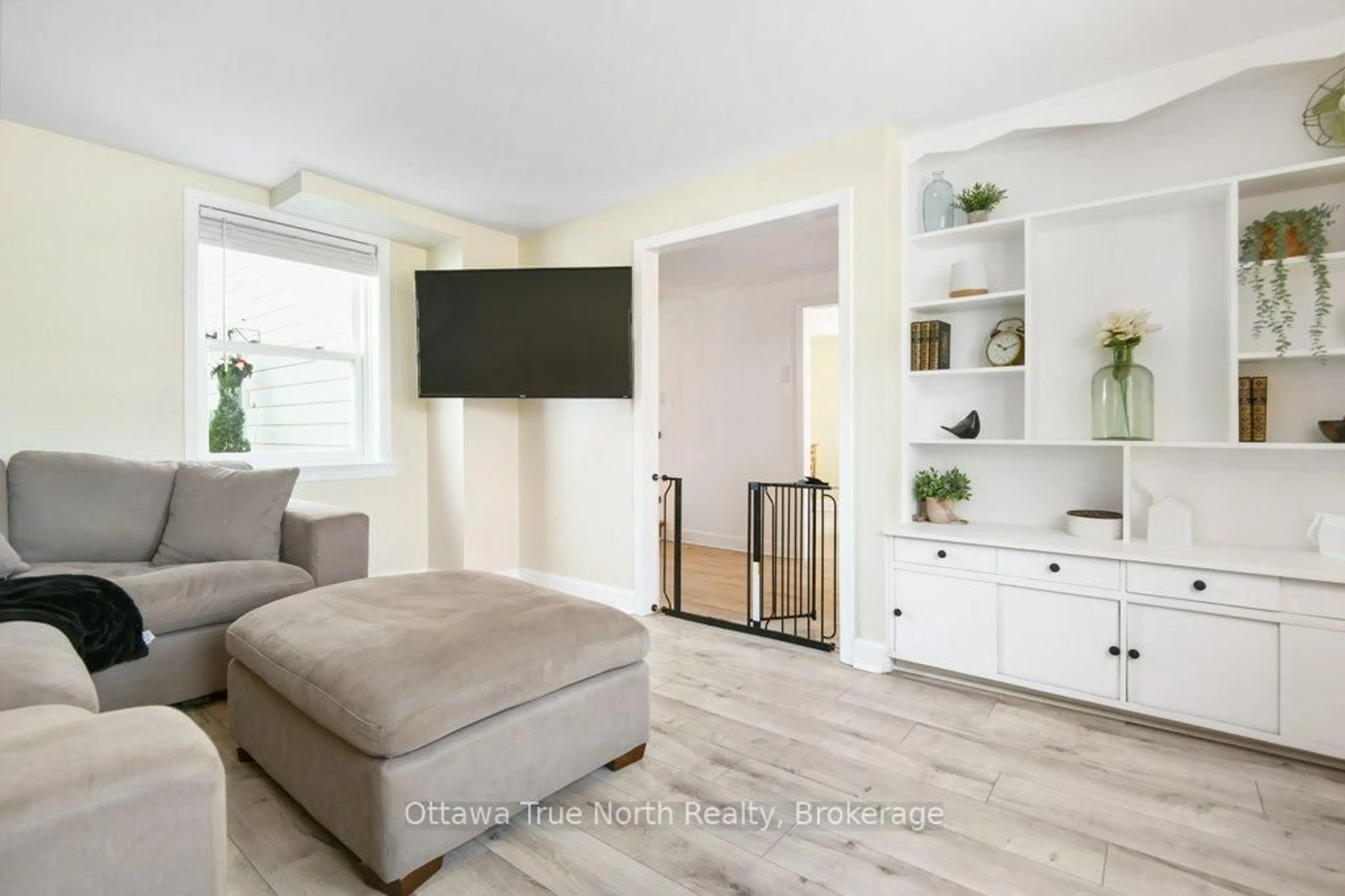 Living room with furniture, unknown for 2572 County Road 29 Rd, Pakenham Ontario K0A 2X0