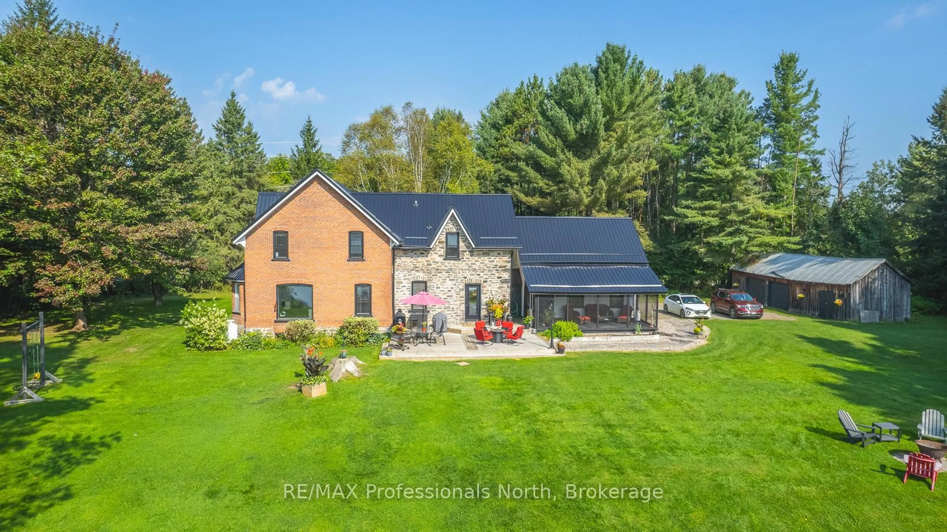 A pic from outside/outdoor area/front of a property/back of a property/a pic from drone, unknown for 4718 County Rd 21 Rd, Dysart et al Ontario K0M 1S0