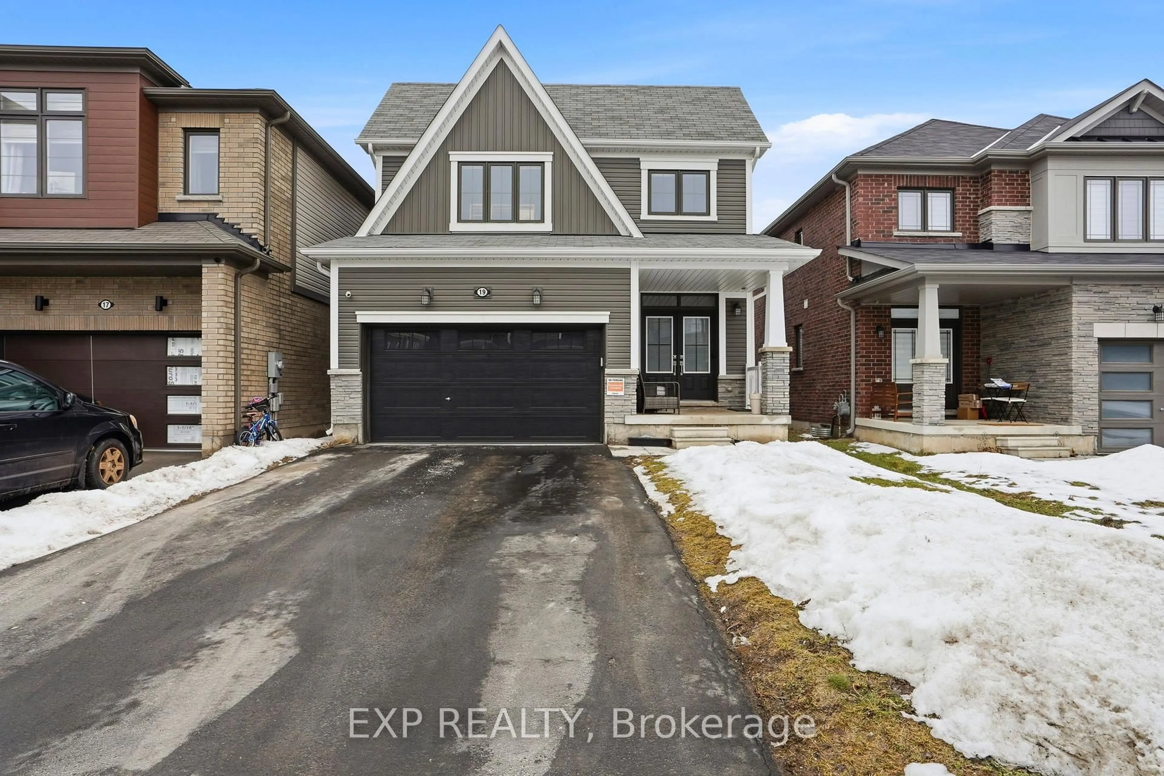 Home with brick exterior material, street for 19 Hawick Cres, Haldimand Ontario N3W 0G5