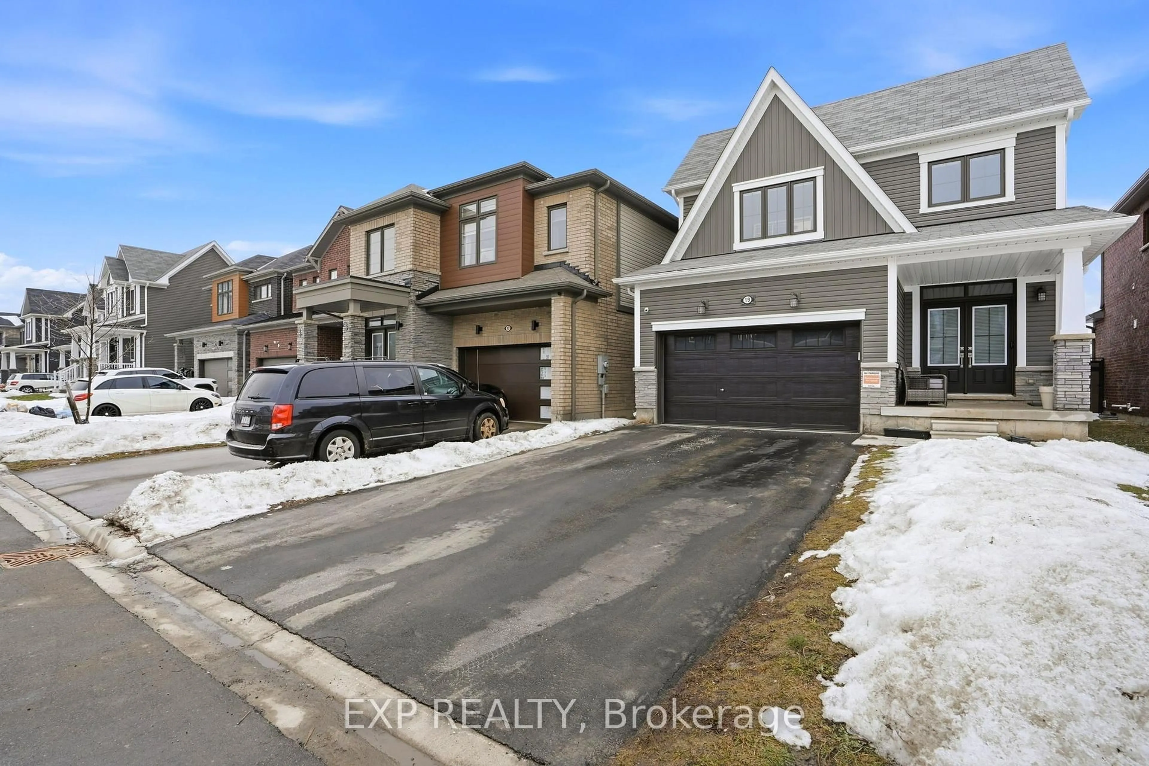 A pic from outside/outdoor area/front of a property/back of a property/a pic from drone, street for 19 Hawick Cres, Haldimand Ontario N3W 0G5