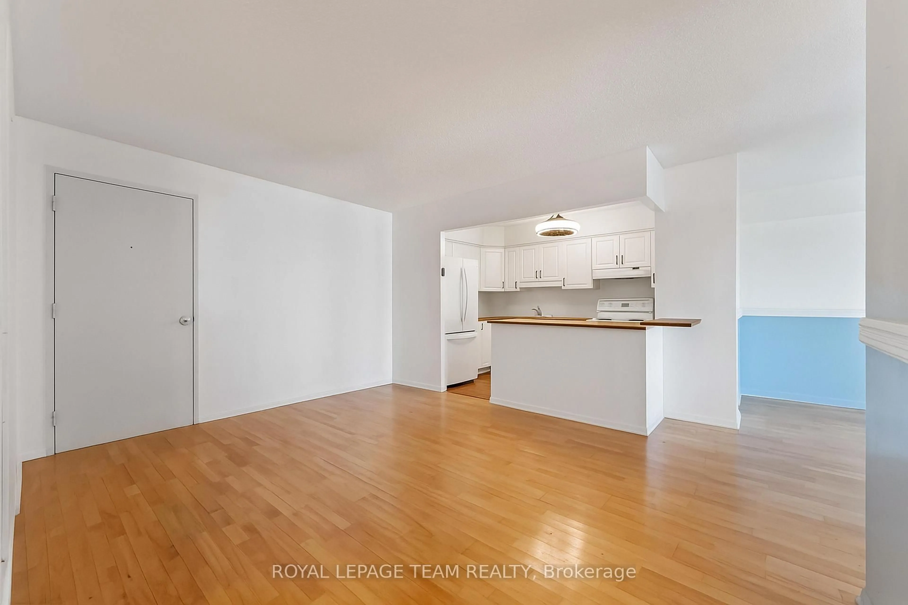 Unknown for 158C McArthur Ave #606, Ottawa Ontario K1L 8E7