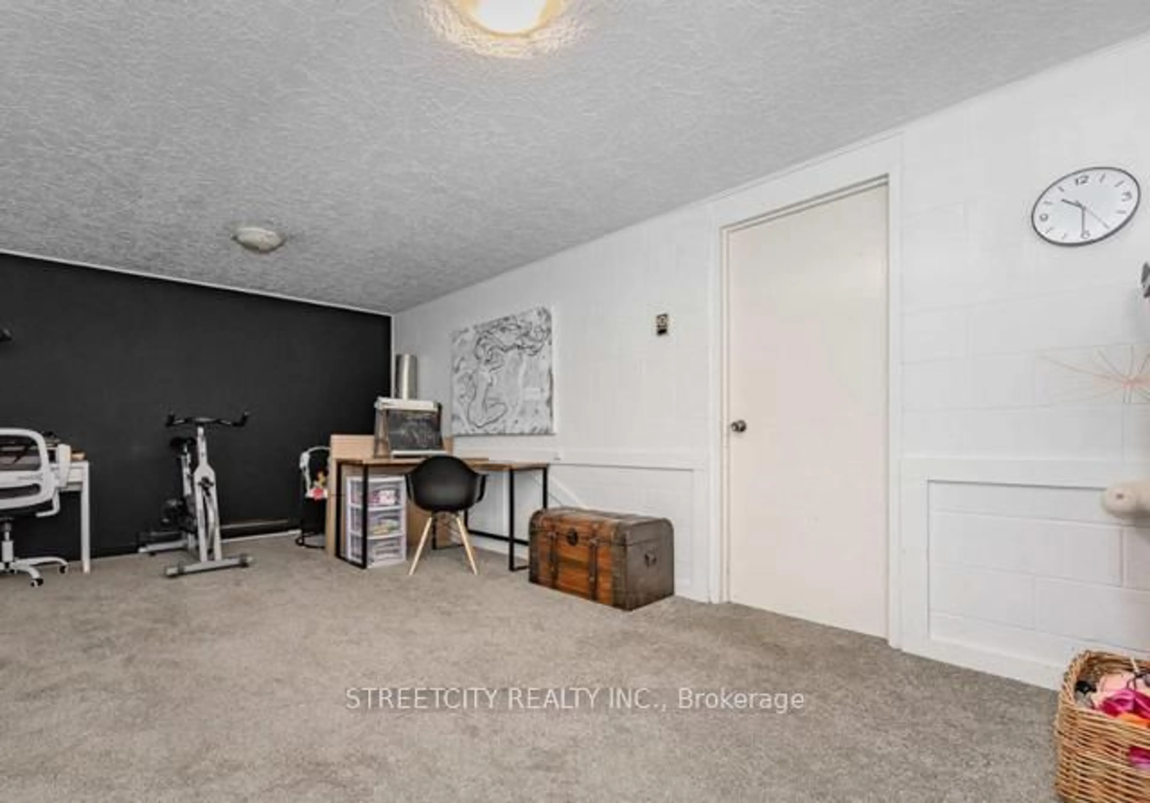 A pic of a room for 30 Flamingo Dr #3, Woolwich Ontario N3B 1V5