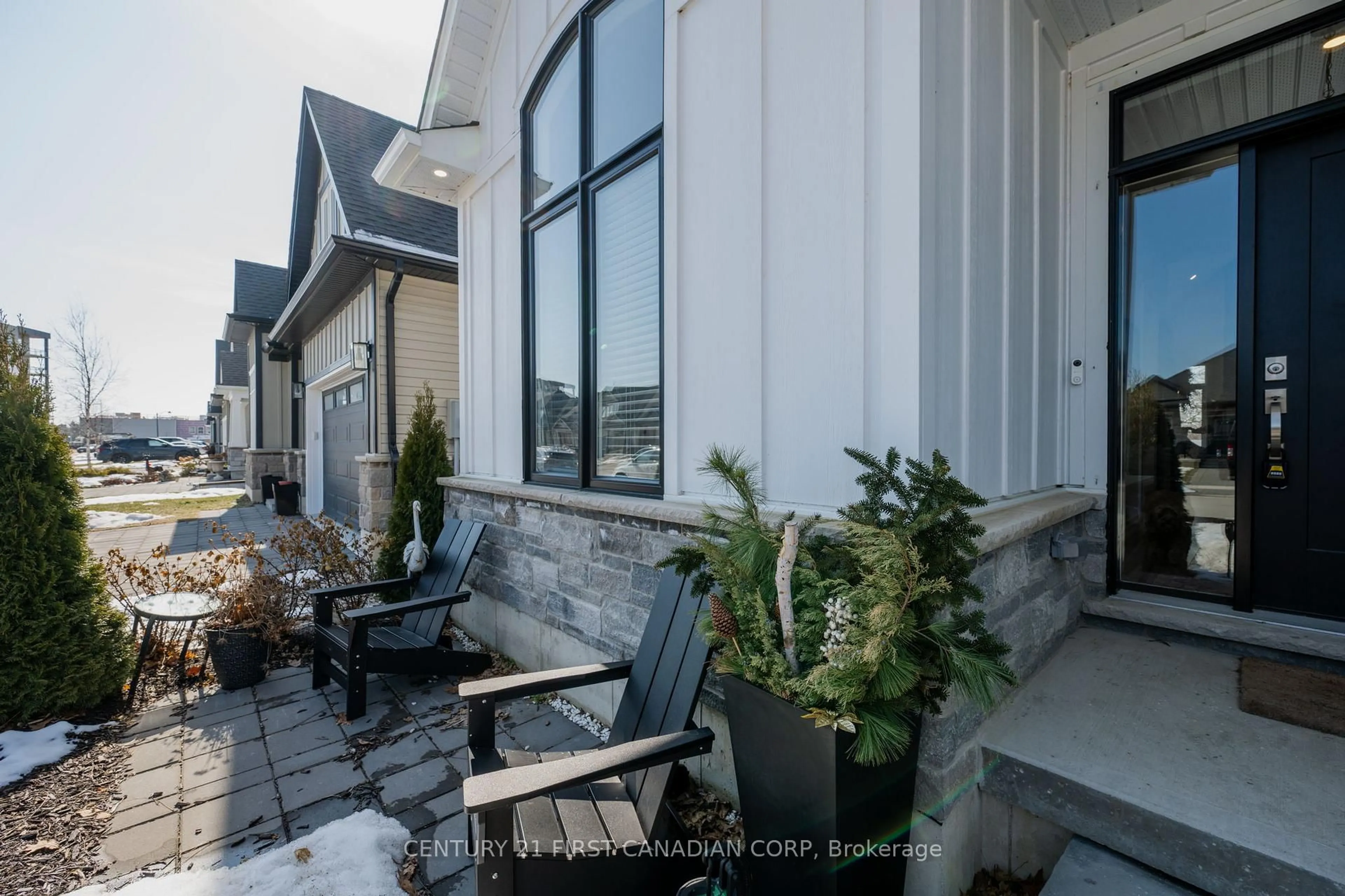 Patio, street for 35 Compass Tr, Central Elgin Ontario N5L 0B4