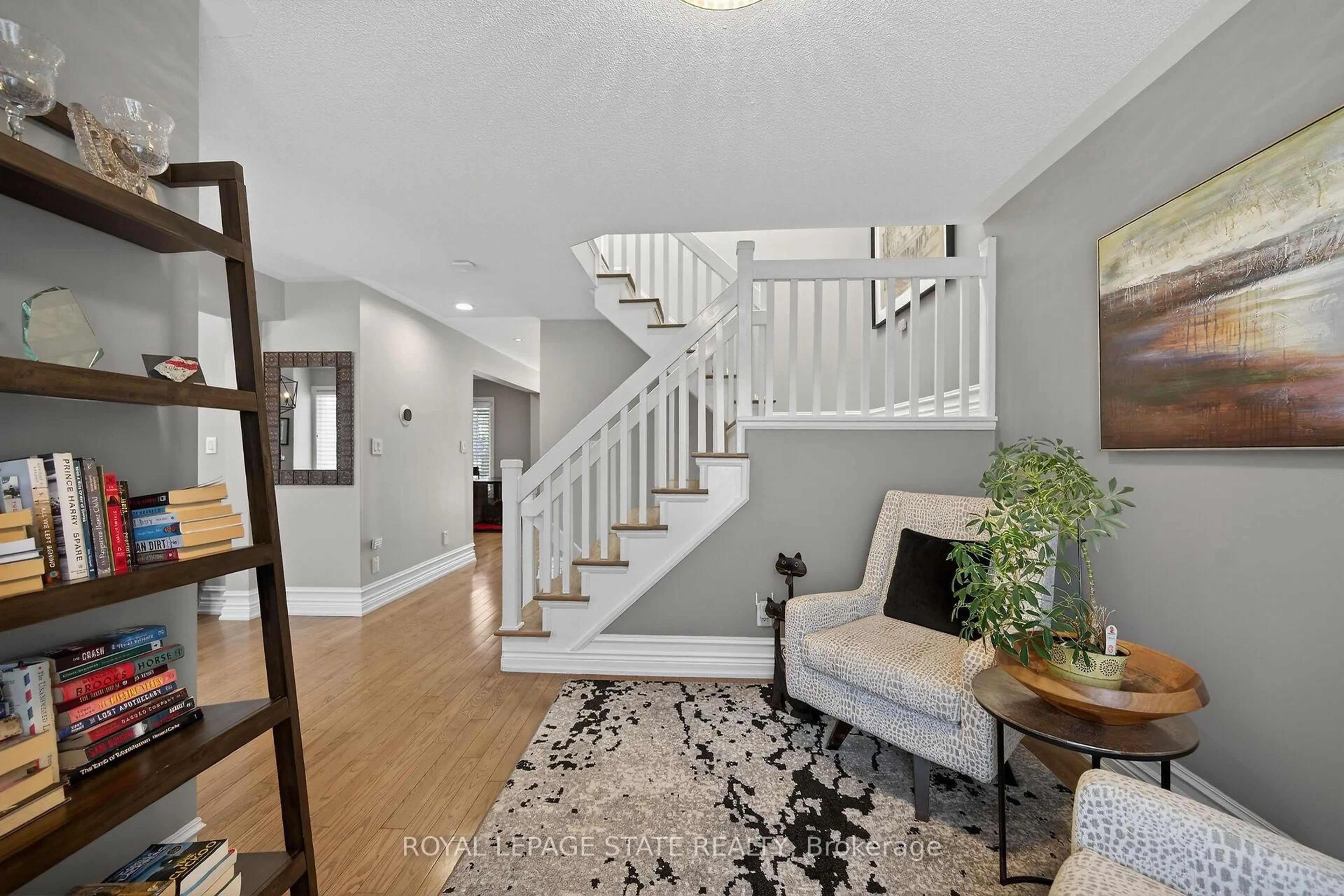 Indoor entryway for 334 Wilson St #12, Hamilton Ontario L9G 1N5