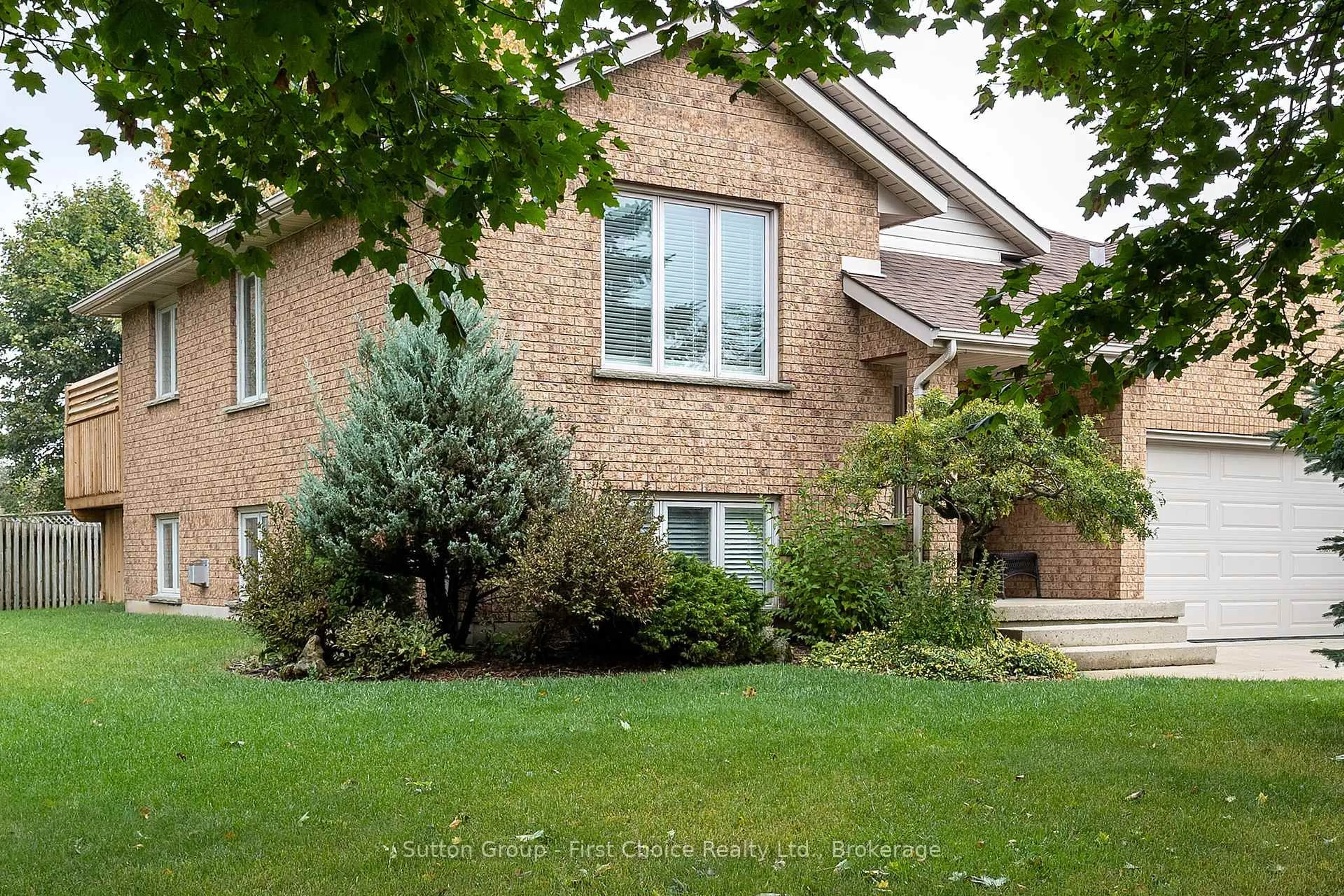 Home with brick exterior material, street for 194 Norwood Crt, Stratford Ontario N5A 7S7