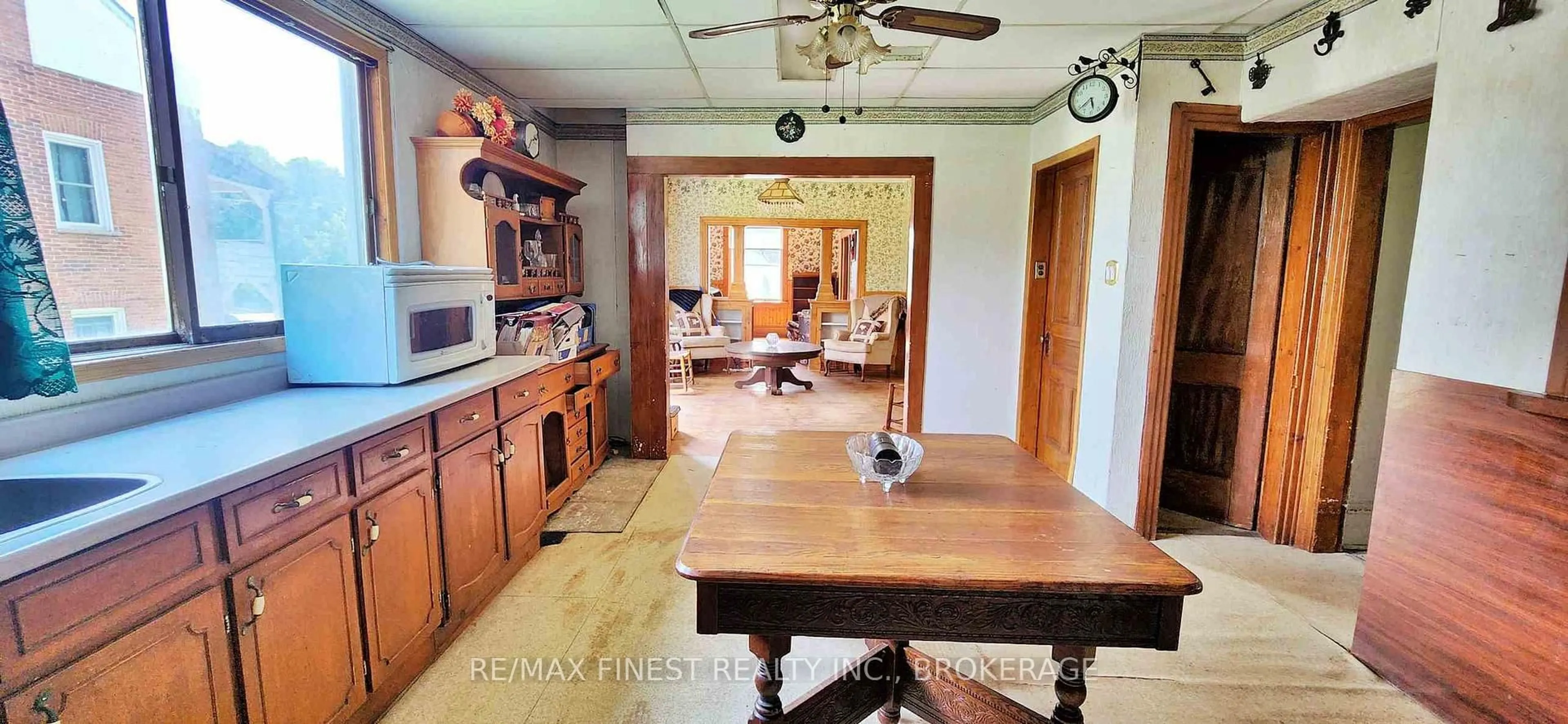 Unknown for 1033 Bridge St, Barry's Bay Ontario K0K 1B0