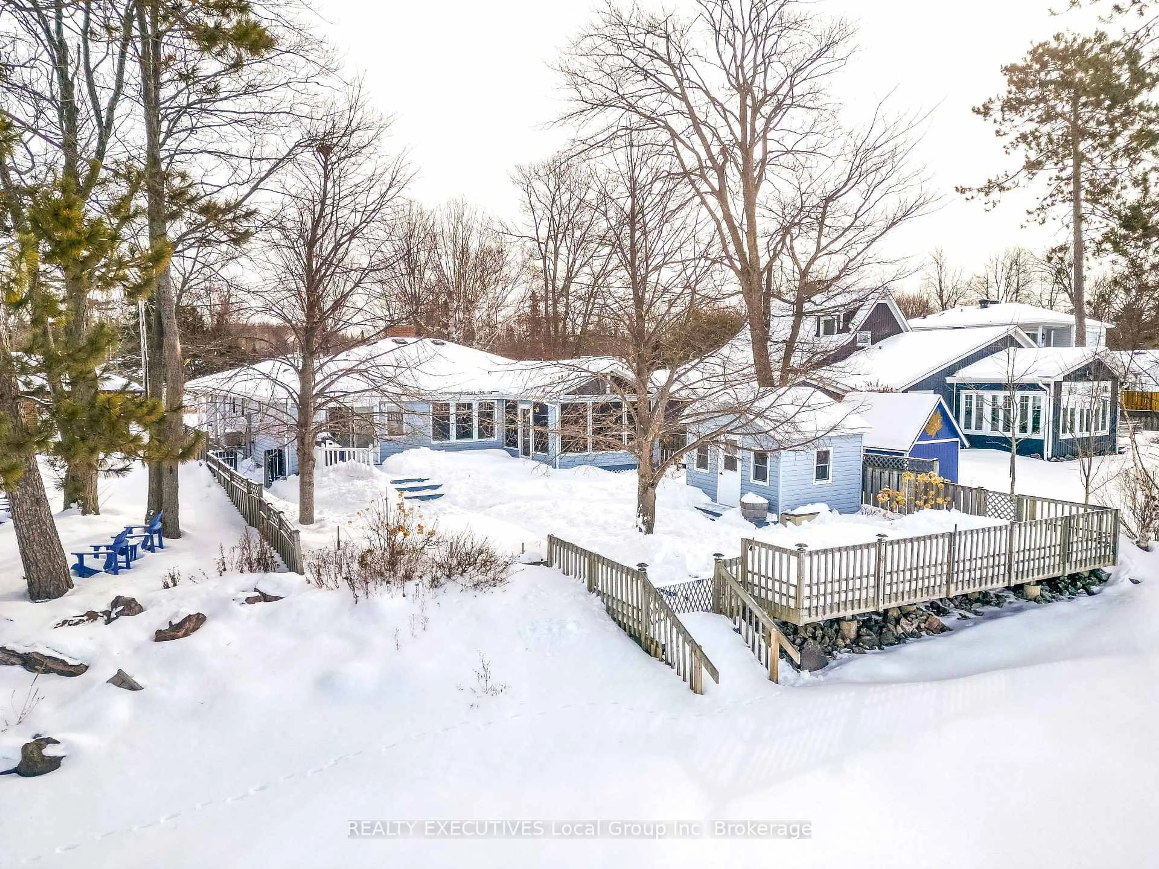 A pic from outside/outdoor area/front of a property/back of a property/a pic from drone, street for 981 Premier Rd, North Bay Ontario P1A 2H9