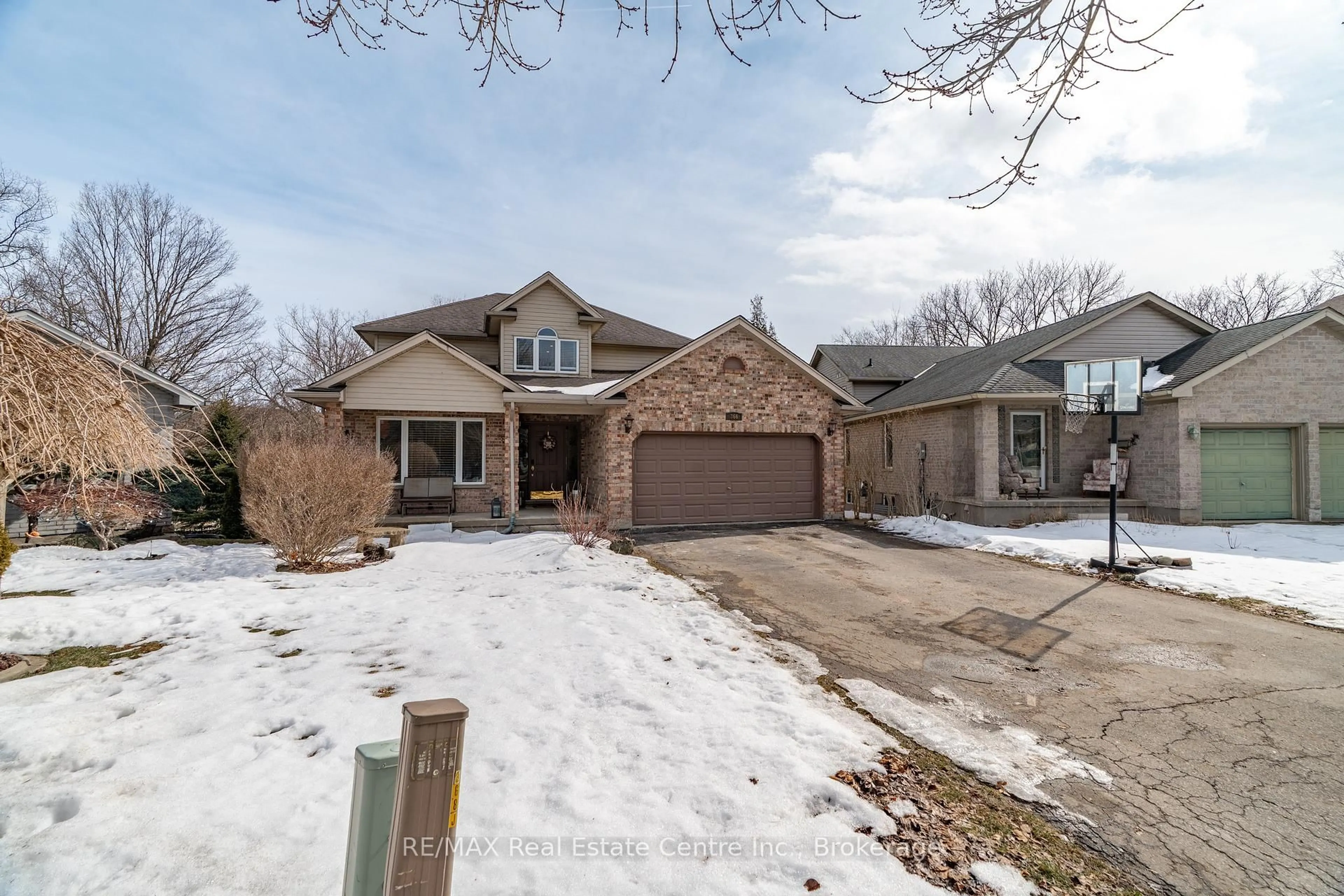 Unknown for 366 Jonathan St, London South Ontario N5Z 5C8