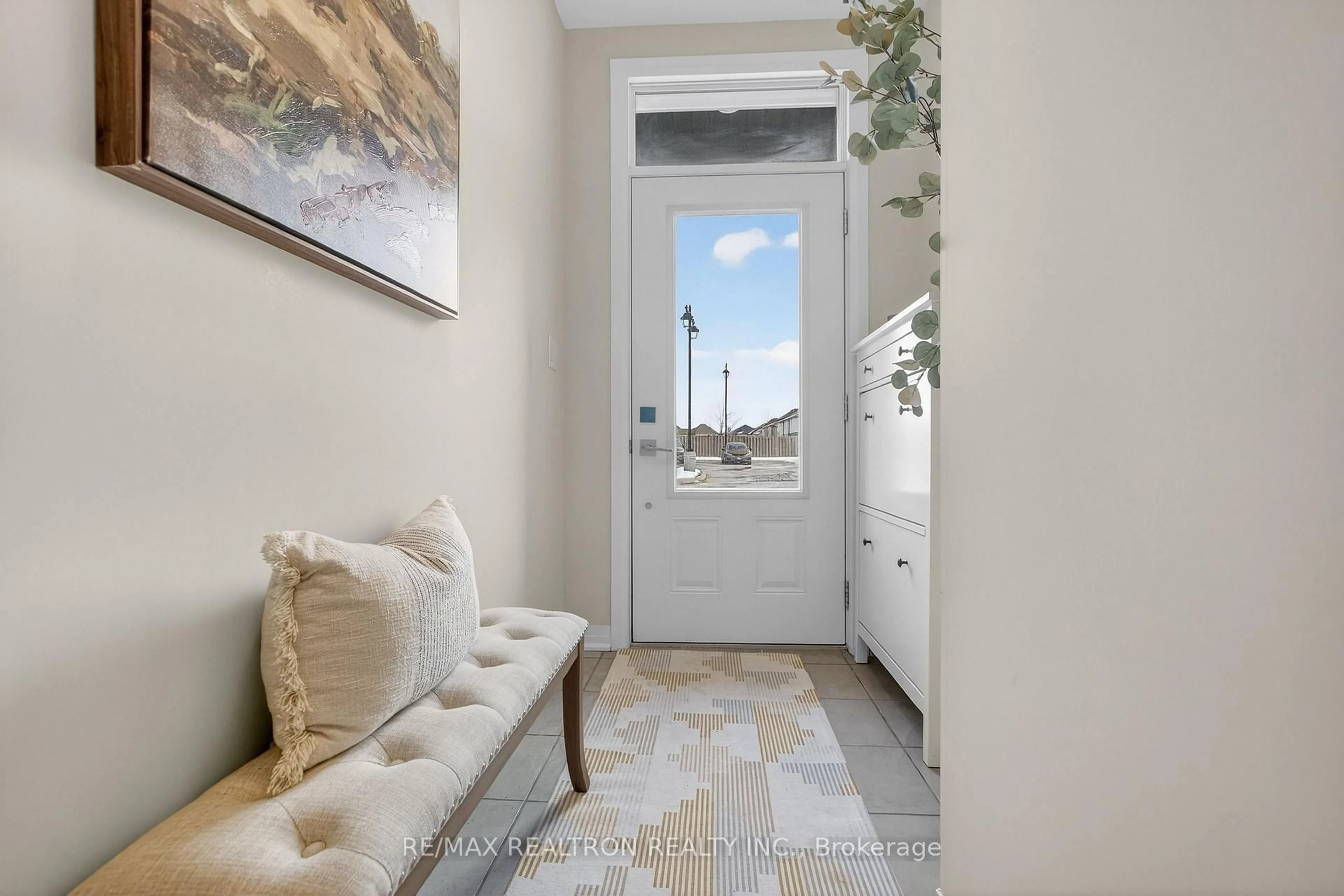 Indoor entryway for 155 Thomas Slee Dr #2K, Kitchener Ontario N2P 0J8