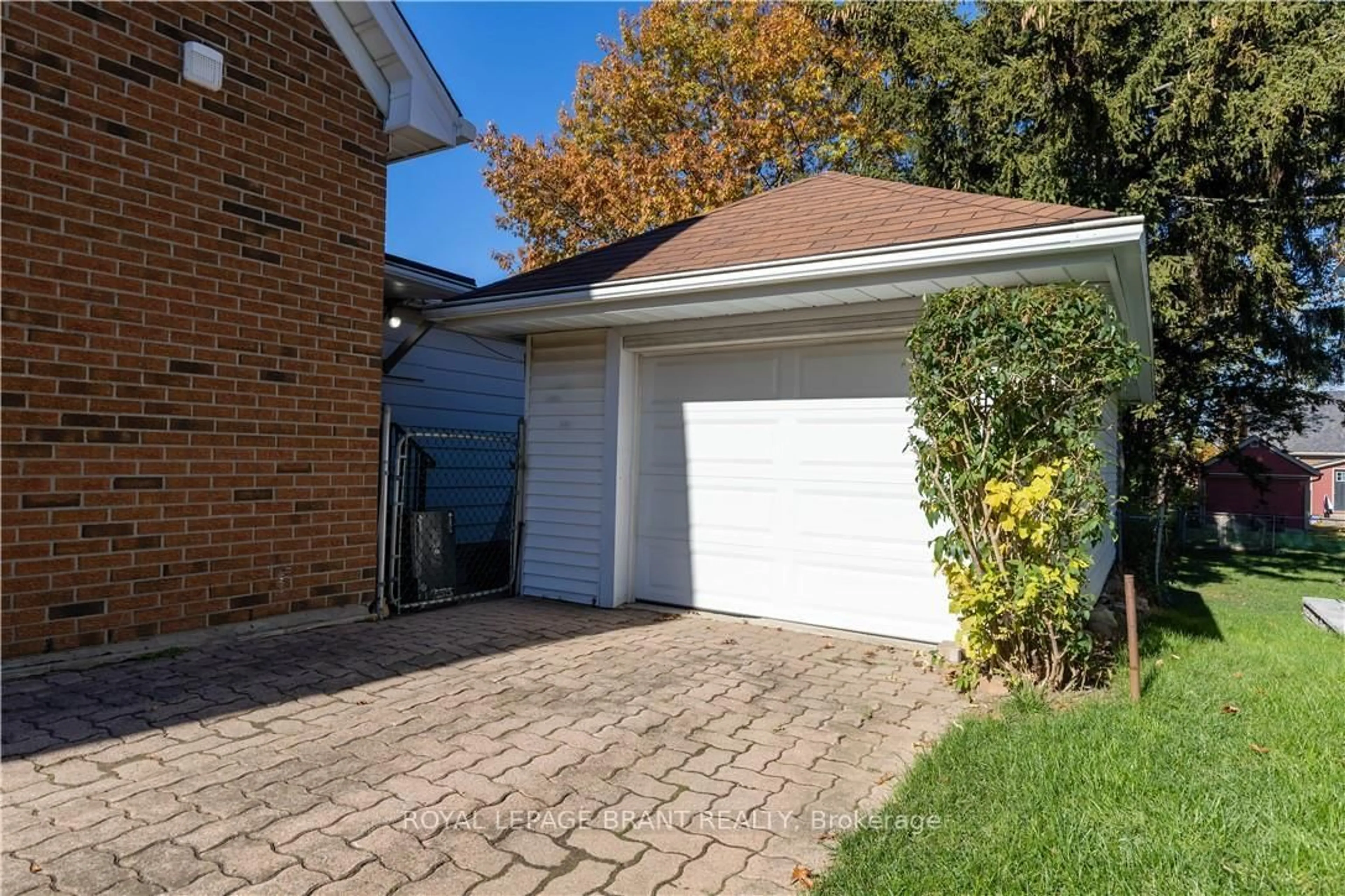 Home with brick exterior material, street for 154 Talbot St, Kitchener Ontario N2M 2B1