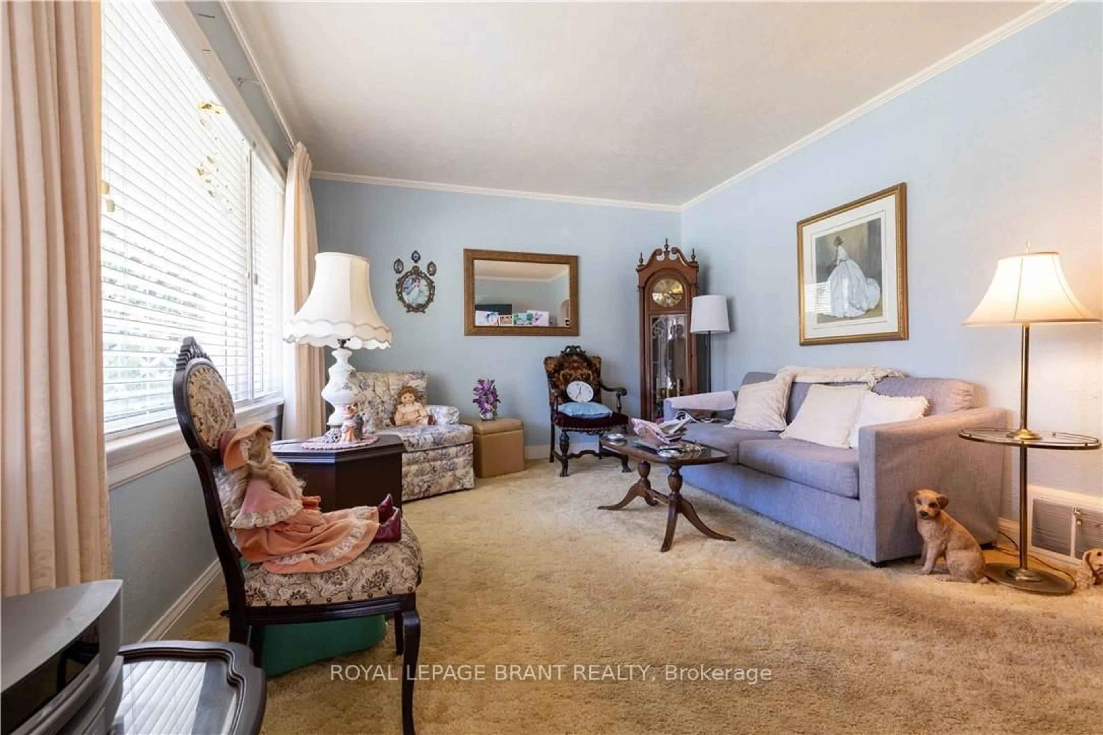 Living room with furniture, unknown for 154 Talbot St, Kitchener Ontario N2M 2B1