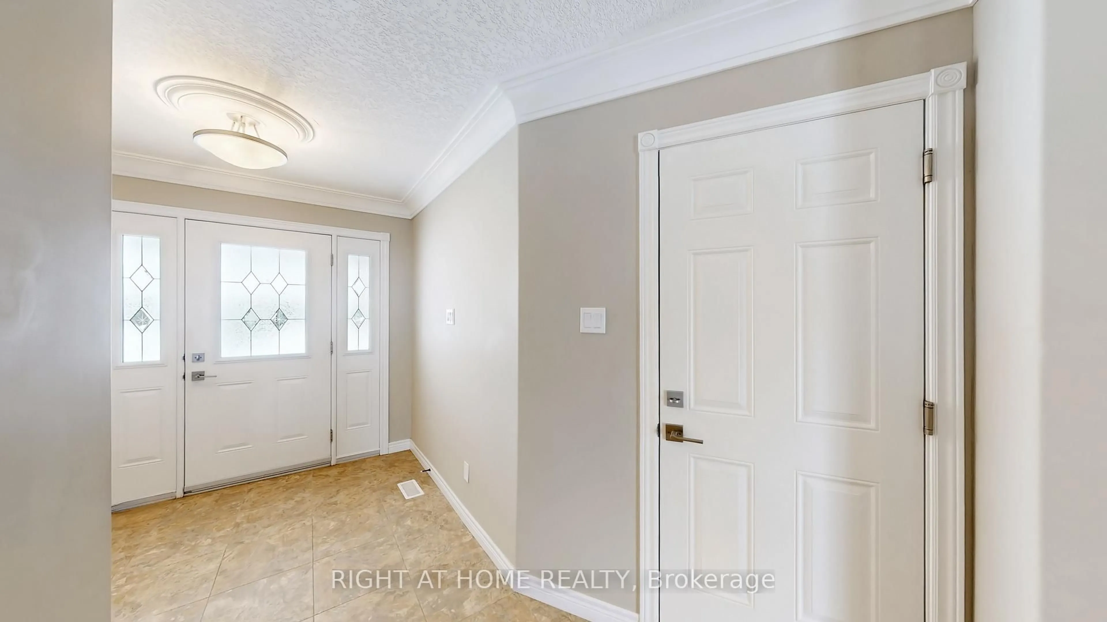 Indoor entryway for 41 Millpond Lane, Asphodel-Norwood Ontario K0L 2V0