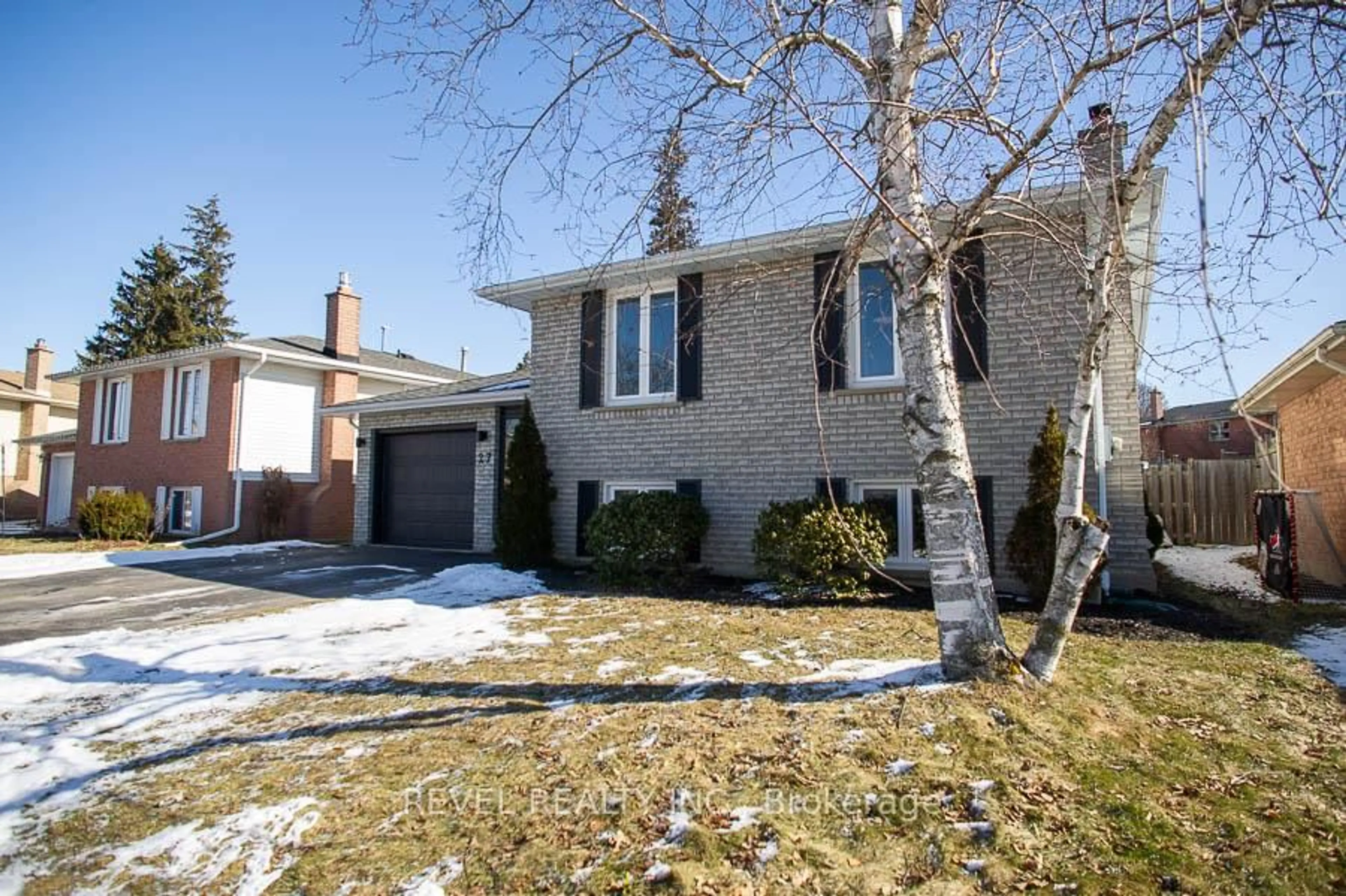 Home with brick exterior material, street for 27 Coulbeck Rd, Brantford Ontario N3P 1B5