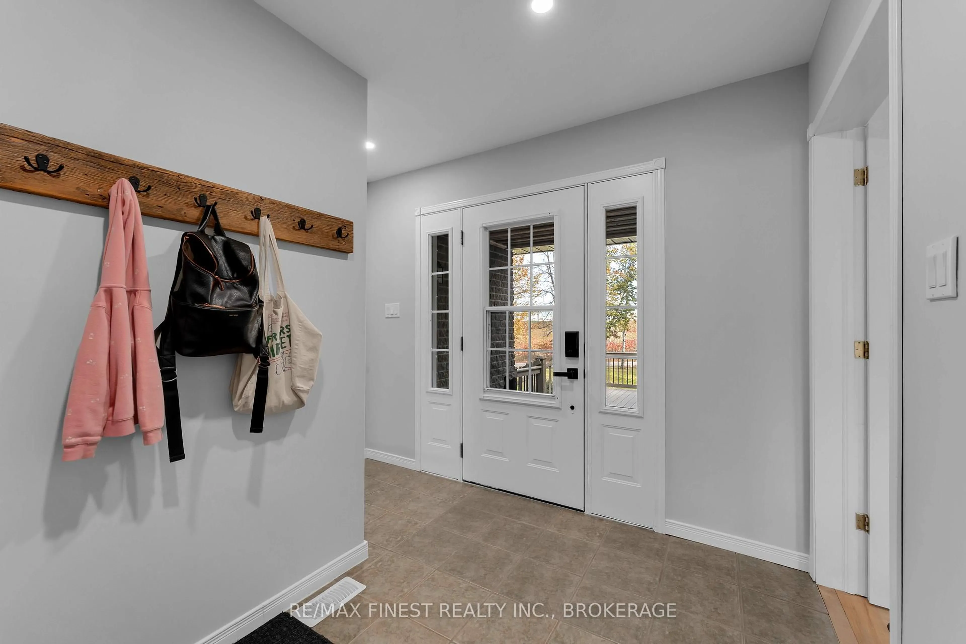 Indoor entryway for 38 Ballahack Rd, Tamworth Ontario K0K 3G0