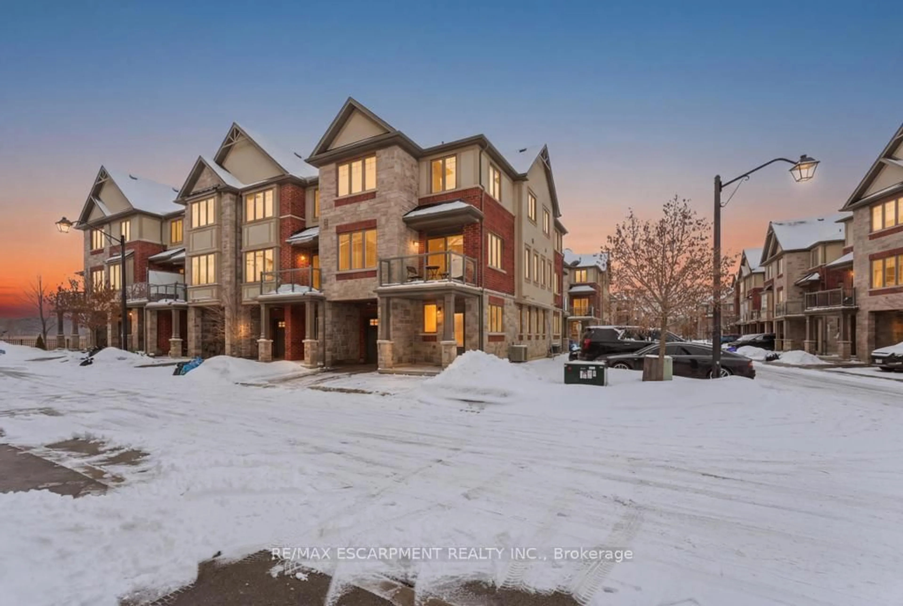 A pic from outside/outdoor area/front of a property/back of a property/a pic from drone, street for 4 ANDRUSS Lane, Hamilton Ontario L9G 0G7