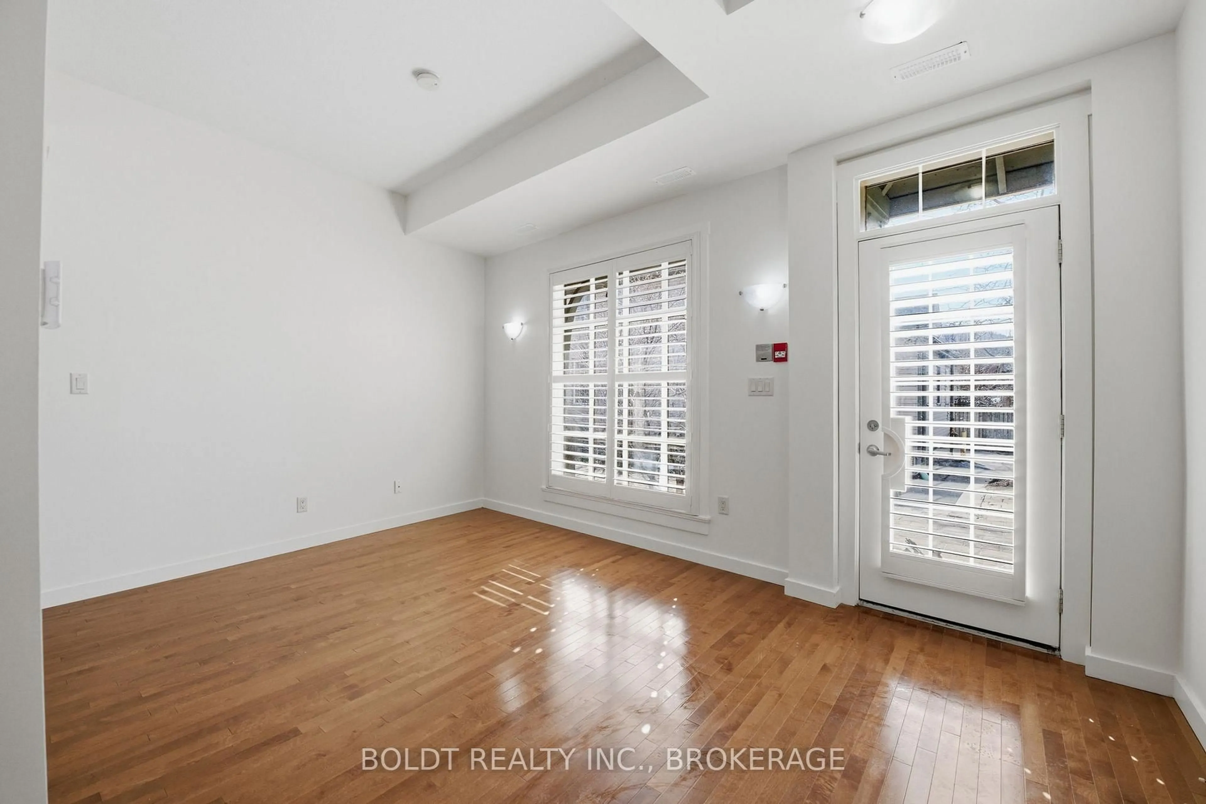 A pic of a room for 49 ONTARIO St #8, Grimsby Ontario L3M 3H2