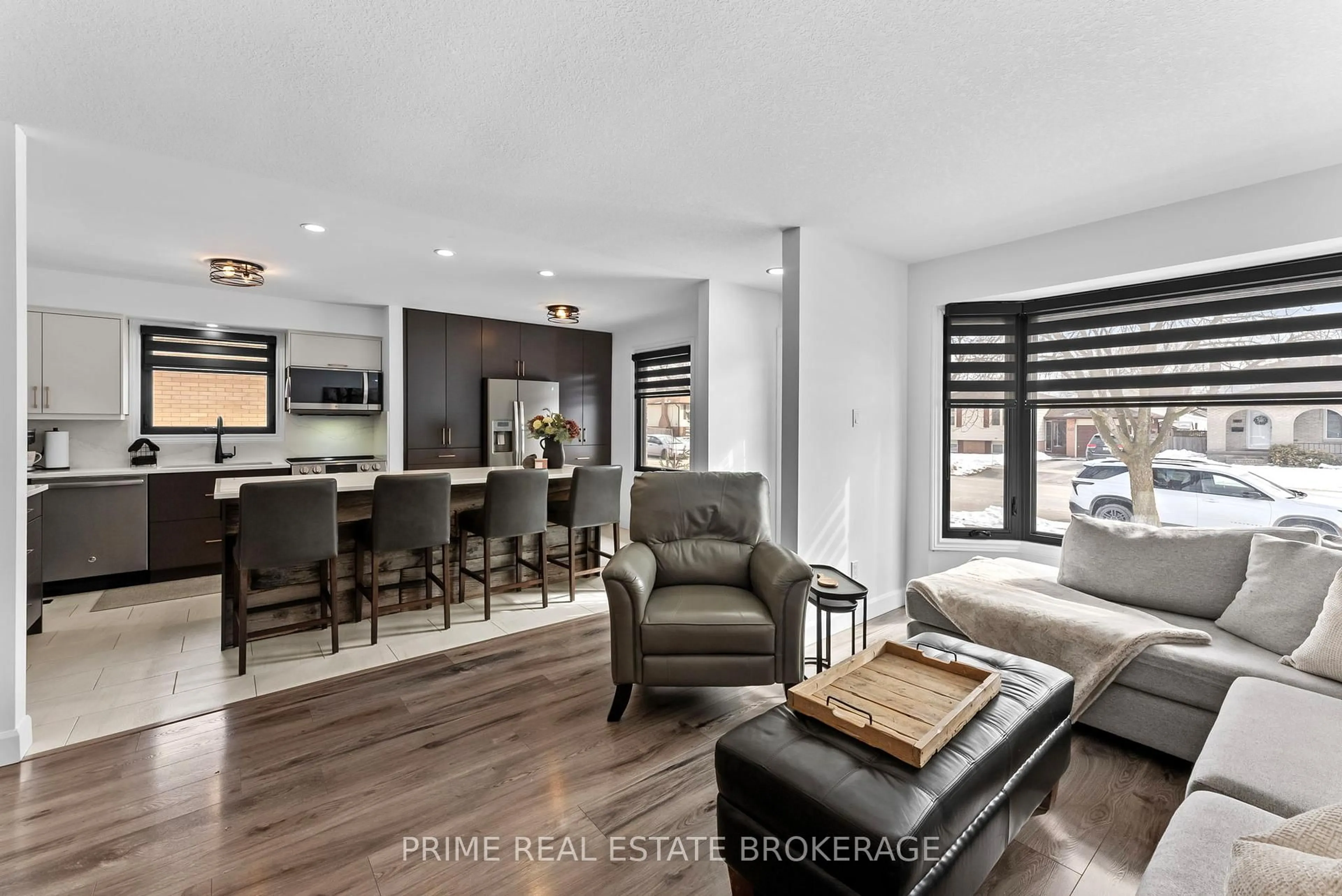 Living room with furniture, unknown for 484 Ferndale Ave, London South Ontario N6C 2Z1