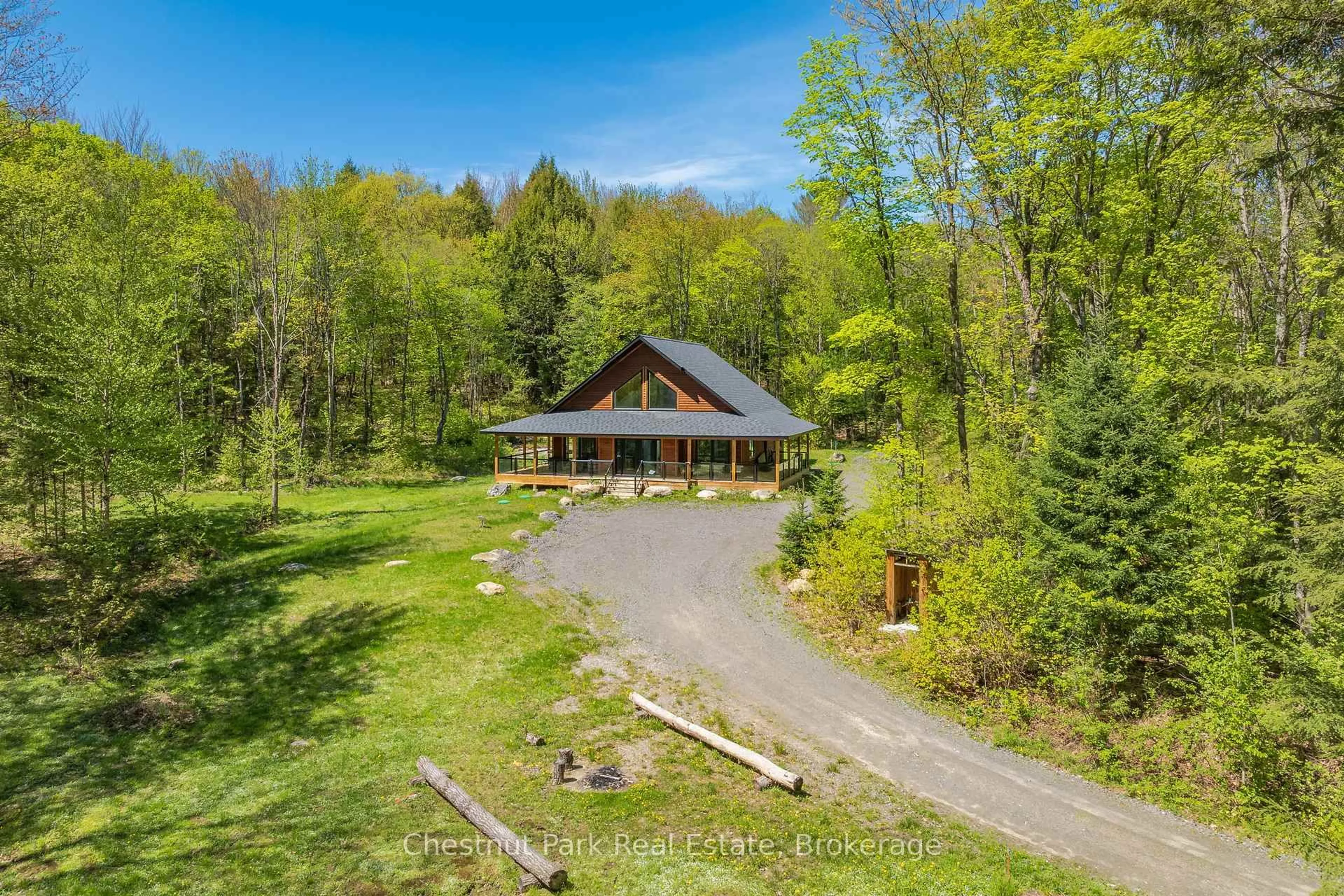 A pic from outside/outdoor area/front of a property/back of a property/a pic from drone, unknown for 1299 Hekkla Rd, Muskoka Lakes Ontario P0C 1J0