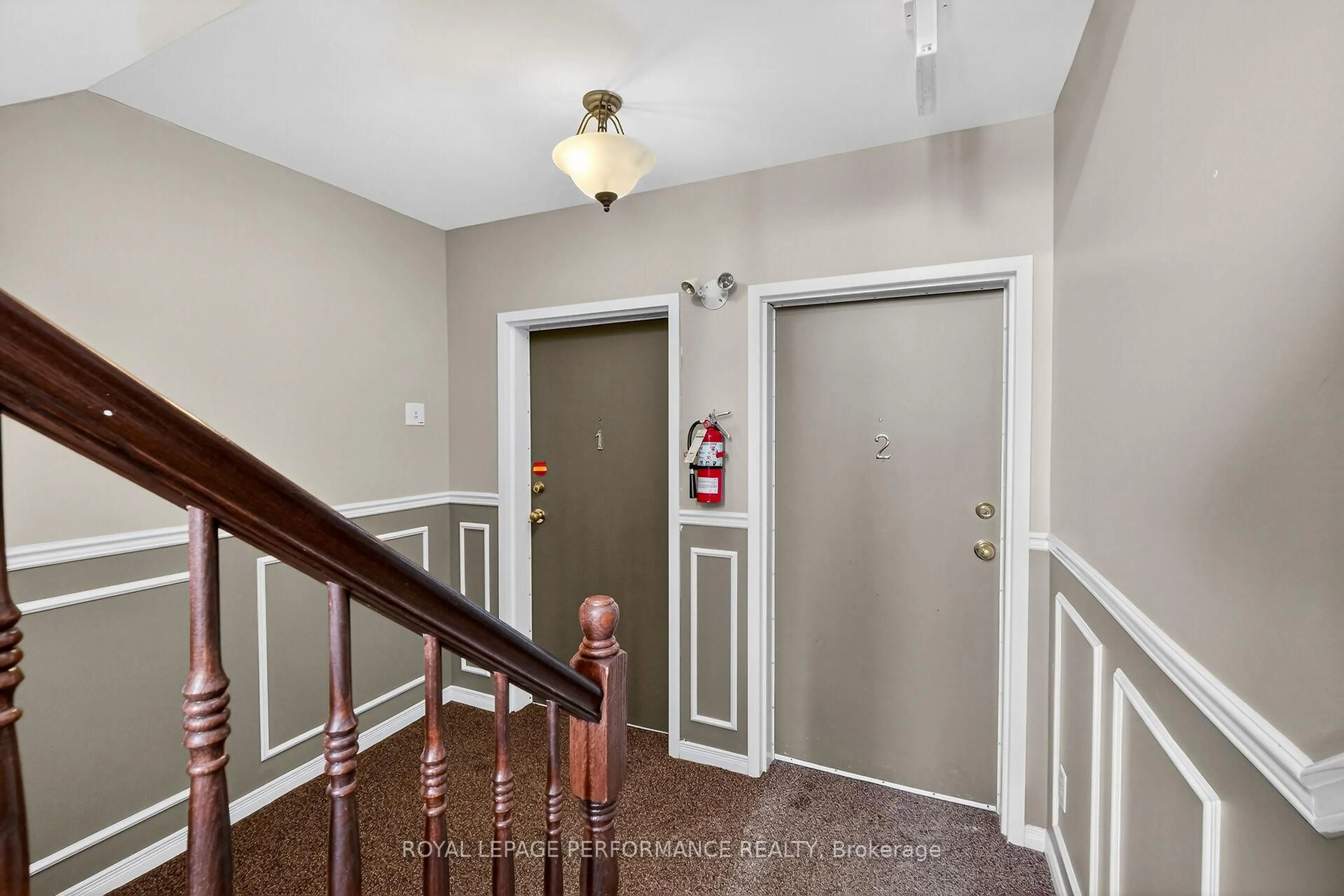 Indoor entryway for 70 Briargate Private #2, Ottawa Ontario K4A 0C3