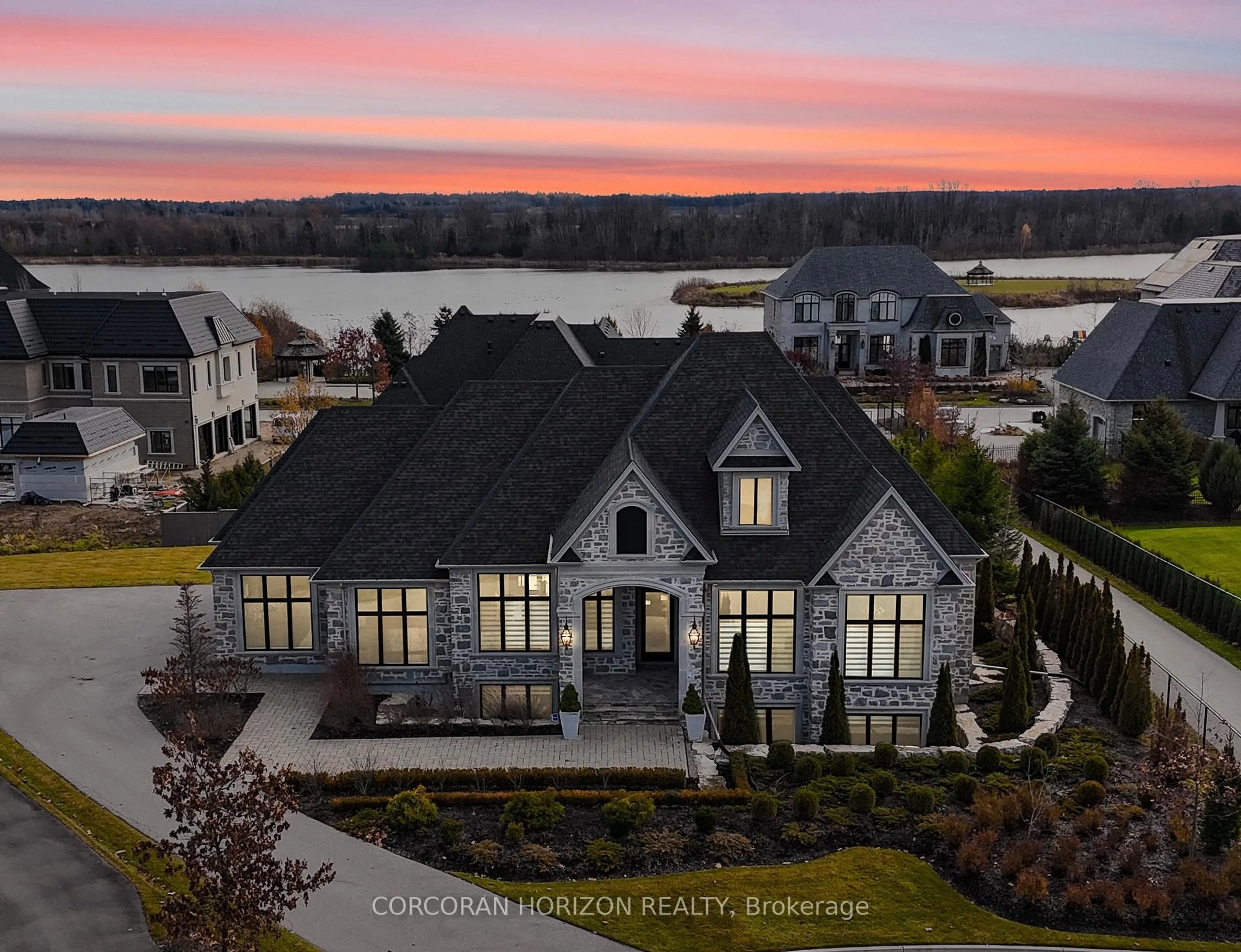 A pic from outside/outdoor area/front of a property/back of a property/a pic from drone, water/lake/river/ocean view for 31 Reid Crt, Puslinch Ontario N0B 2J0