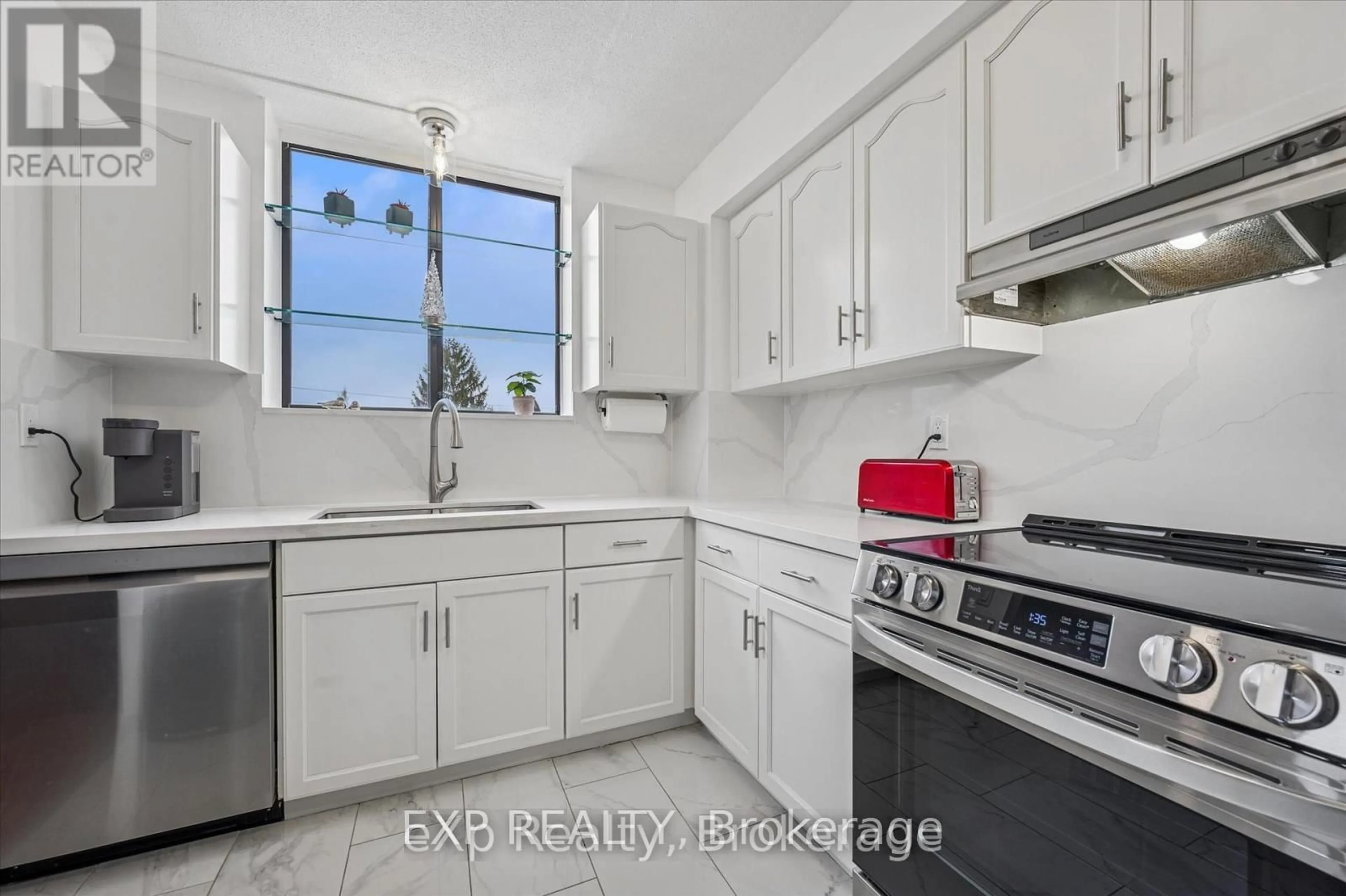 Standard kitchen, ceramic/tile floor for 93 Westwood Rd #301, Guelph Ontario N1H 7J7