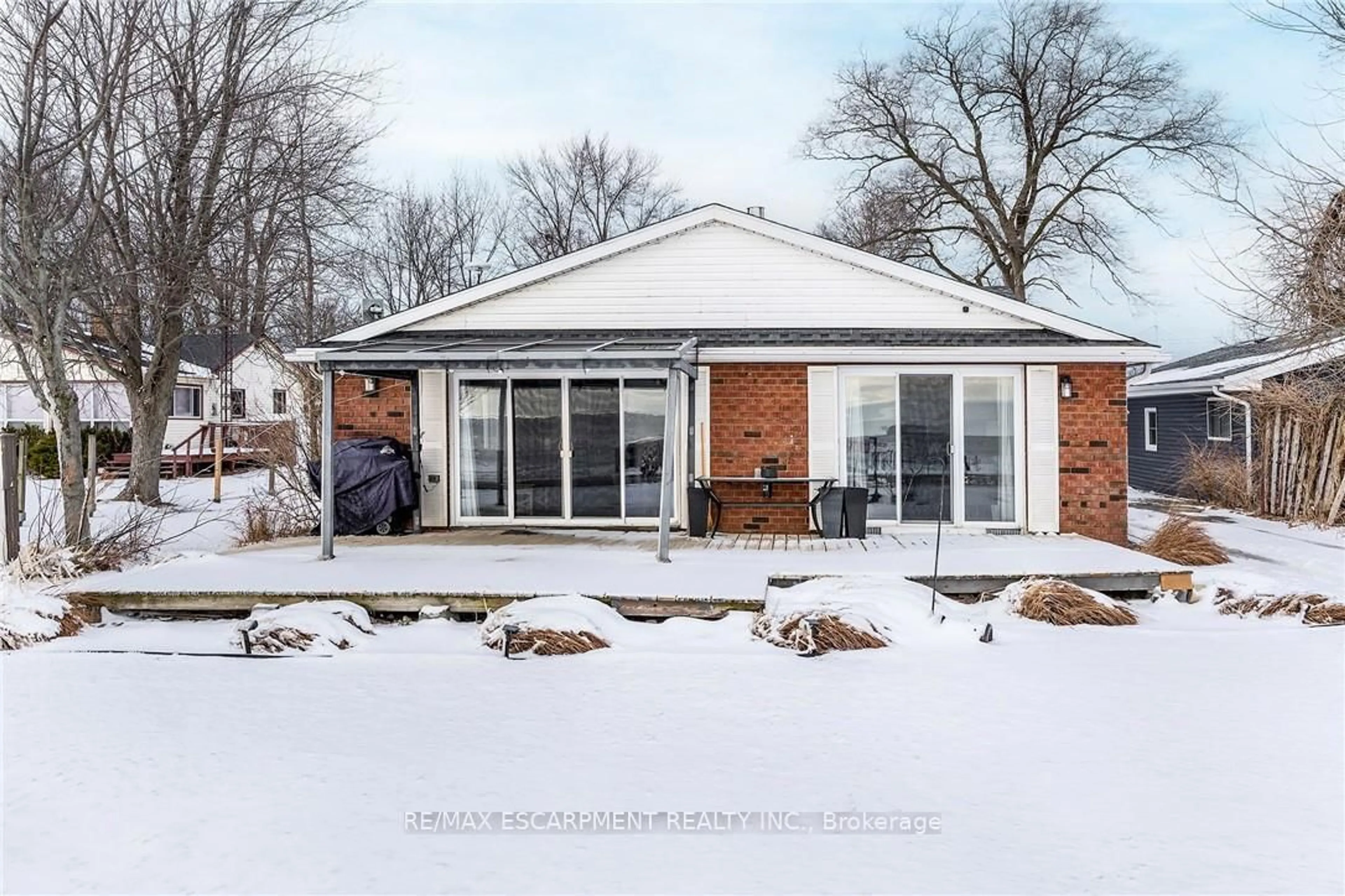 Home with brick exterior material, street for 577 Edgewater Pl, Haldimand Ontario N1A 2W8