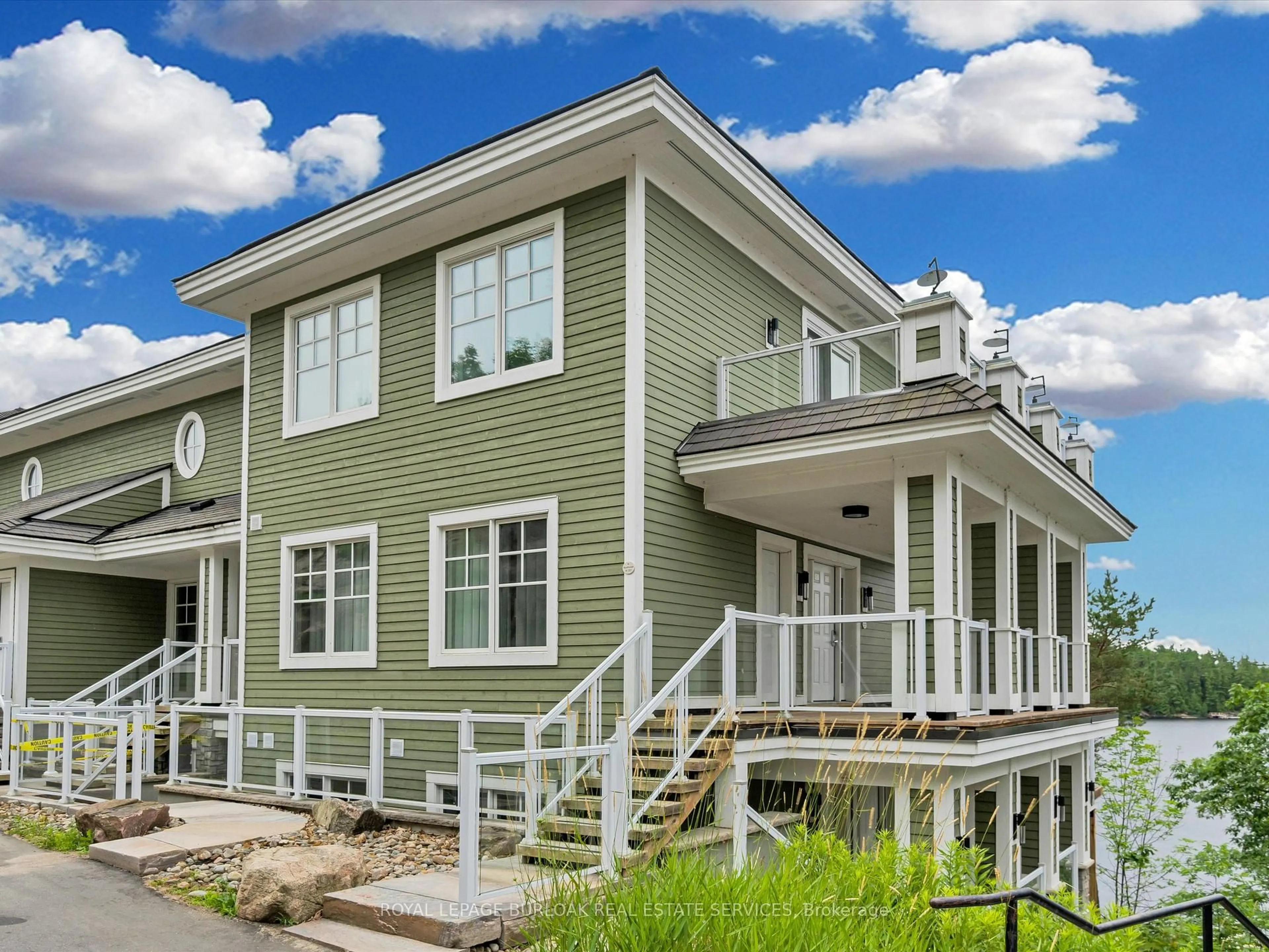 Home with vinyl exterior material, unknown for 1869 Muskoka 118 Rd #BTV-W 101, Muskoka Lakes Ontario P1L 1W8