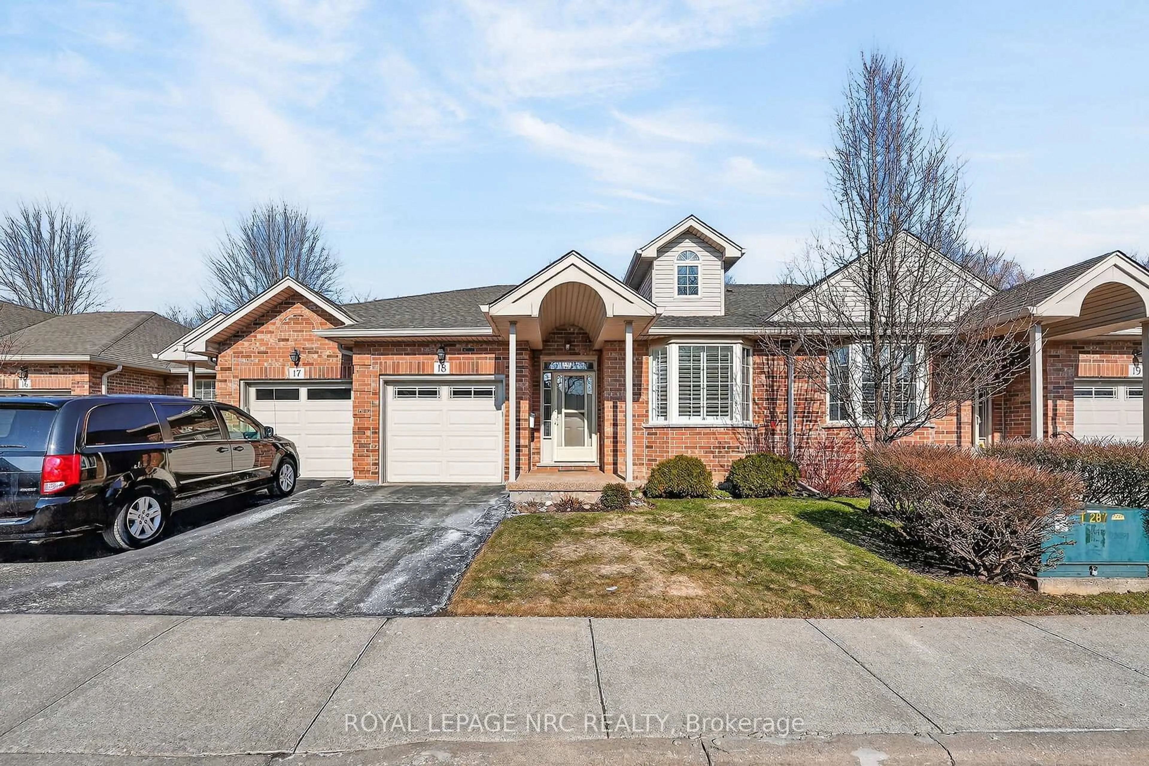 Home with brick exterior material, street for 99 Linwell Rd #18, St. Catharines Ontario L2N 1R6