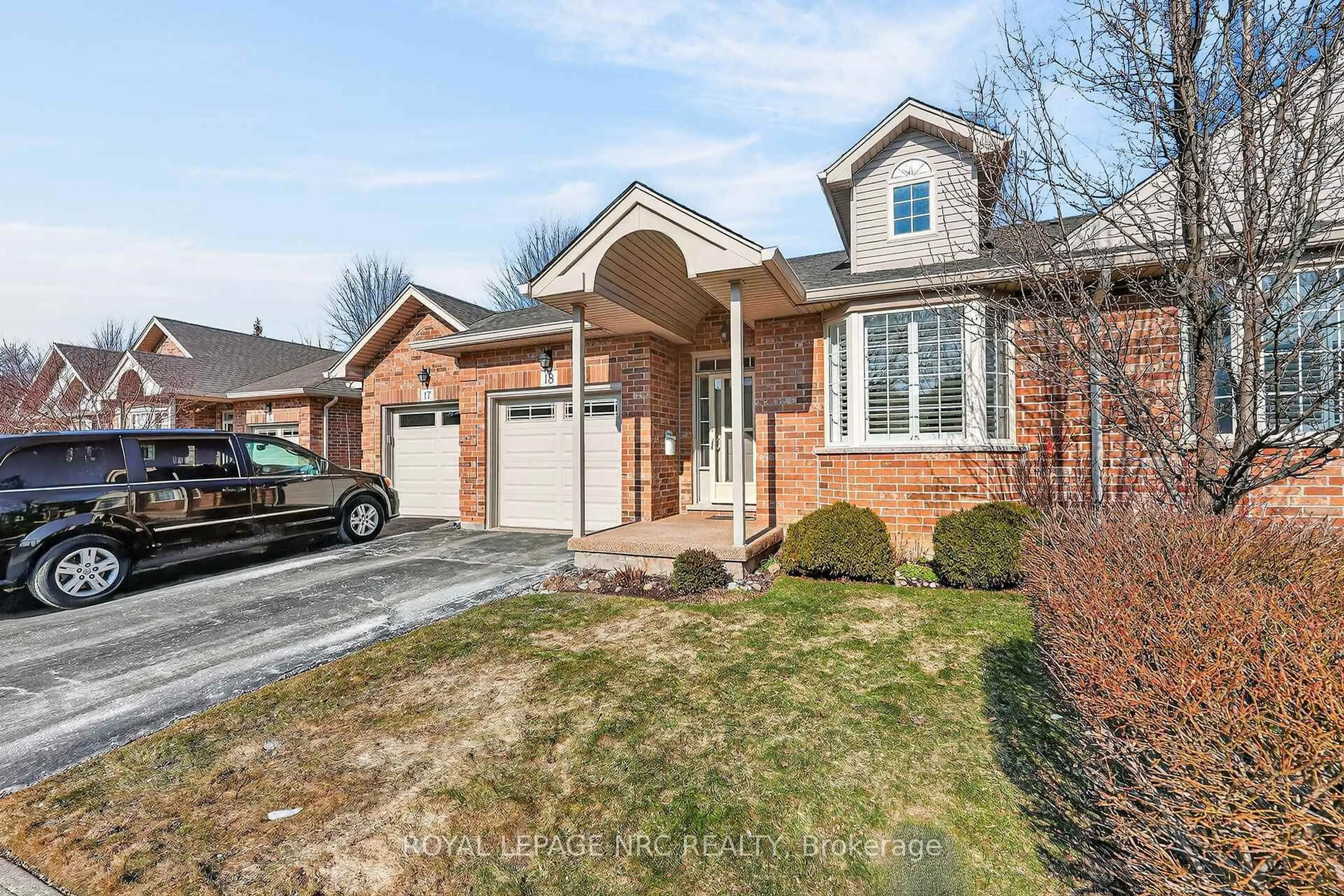 Home with brick exterior material, street for 99 Linwell Rd #18, St. Catharines Ontario L2N 1R6
