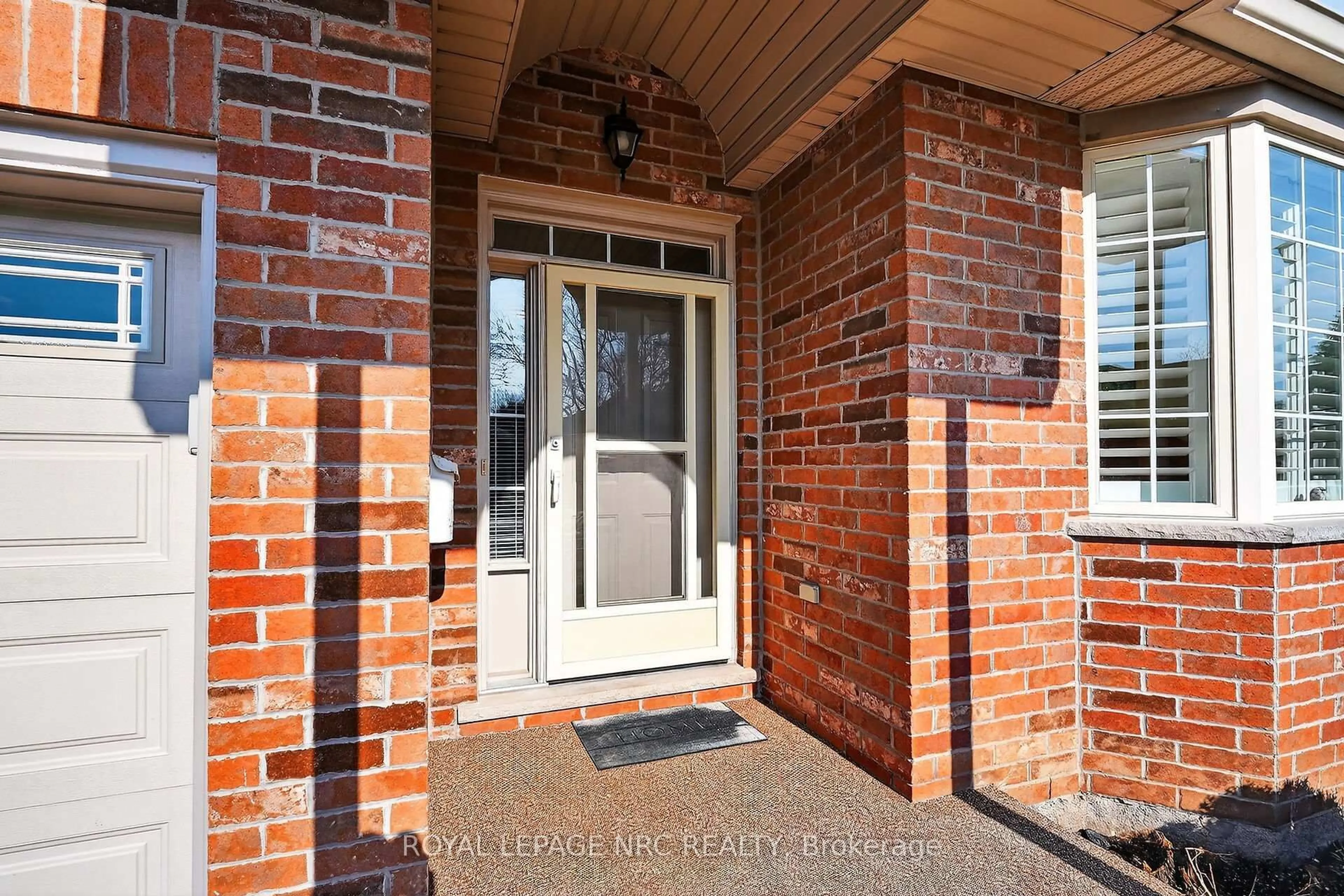 Home with brick exterior material, street for 99 Linwell Rd #18, St. Catharines Ontario L2N 1R6
