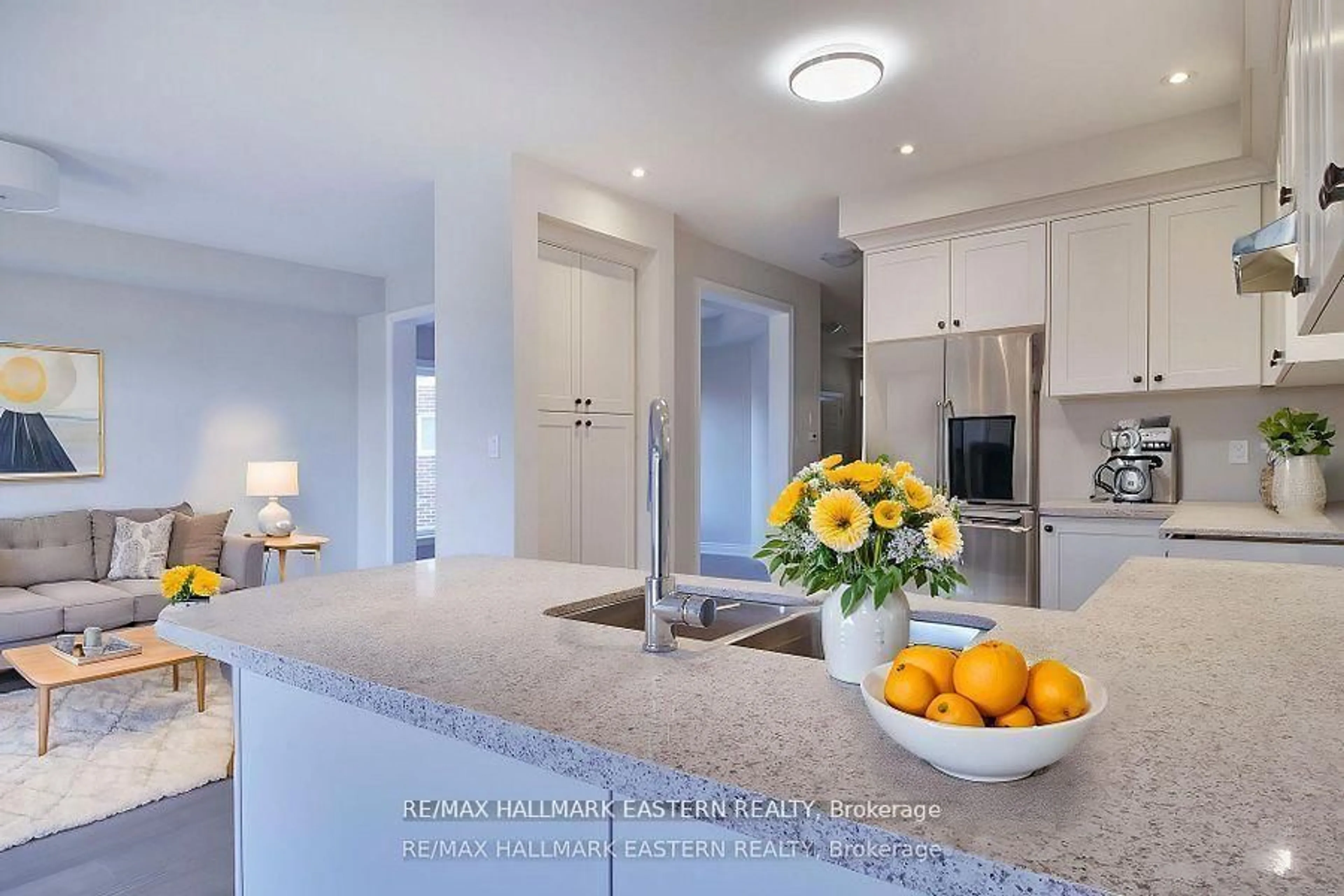 Contemporary kitchen, unknown for 30 Coldbrook Dr, Cavan Monaghan Ontario L0A 1G0