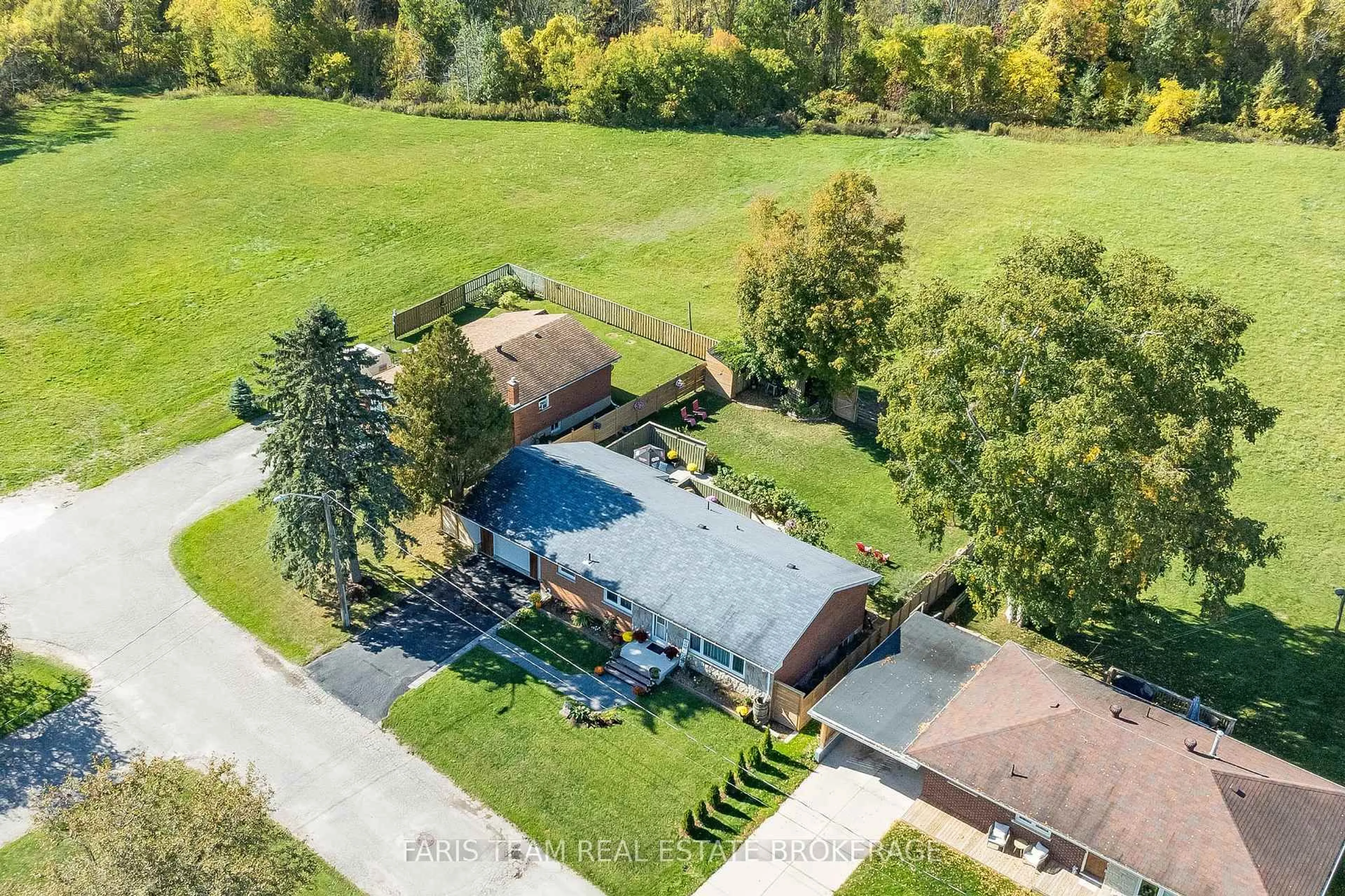 A pic from outside/outdoor area/front of a property/back of a property/a pic from drone, street for 78 McKibbon Dr, Meaford Ontario N4L 1C6