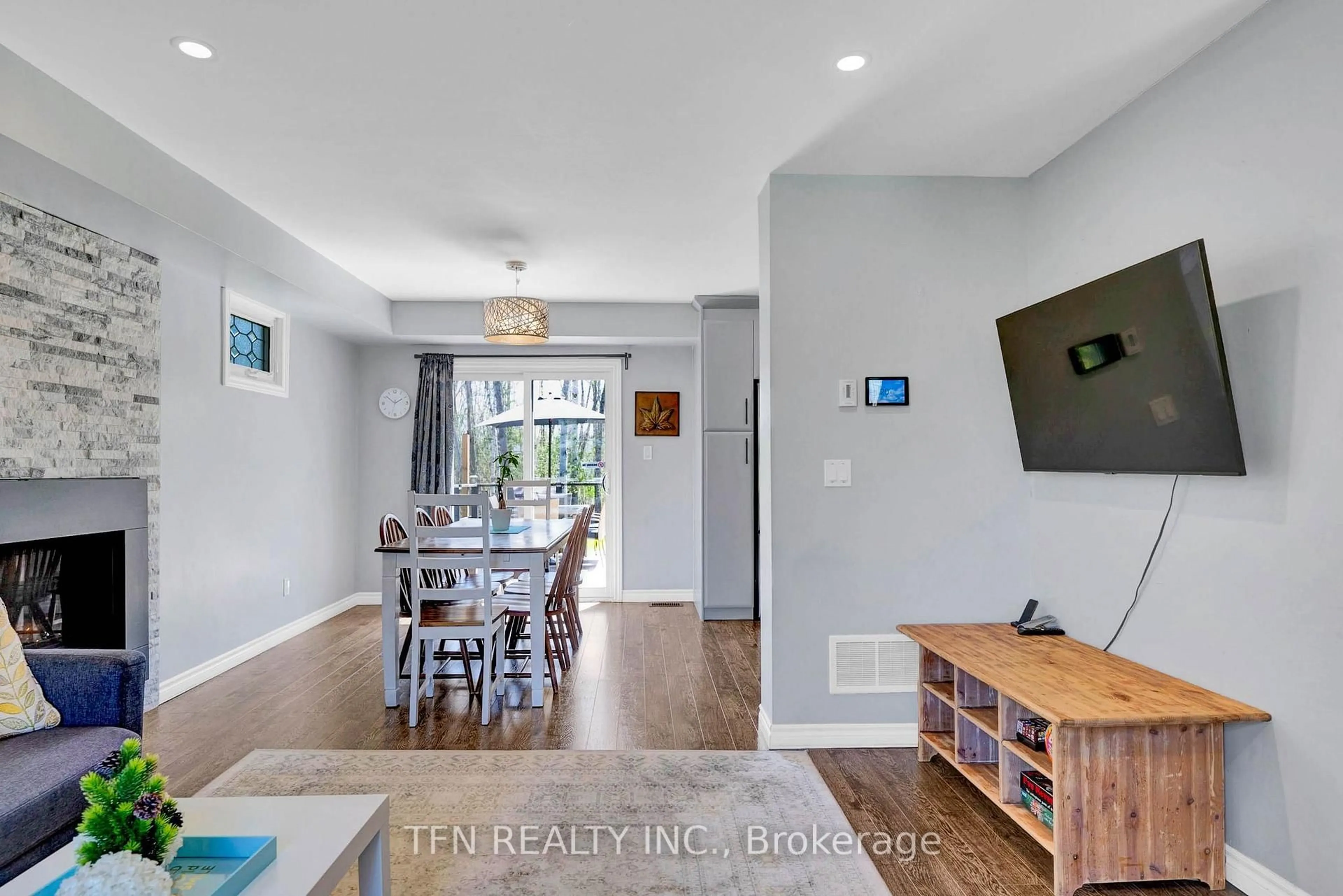 Unknown for 4 Pinewood Blvd, Kawartha Lakes Ontario K0M 2T0