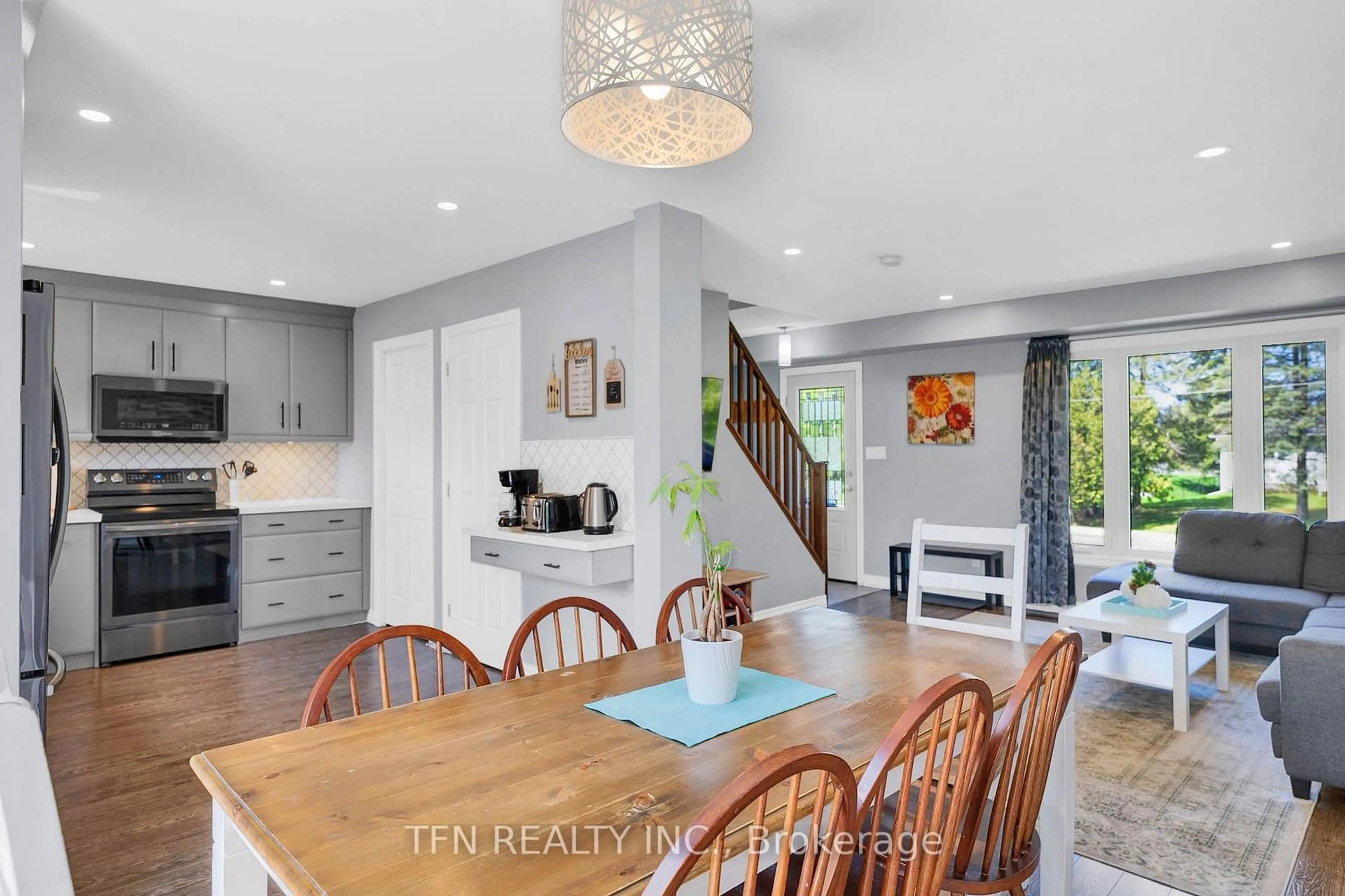 Open concept kitchen, ceramic/tile floor for 4 Pinewood Blvd, Kawartha Lakes Ontario K0M 2T0