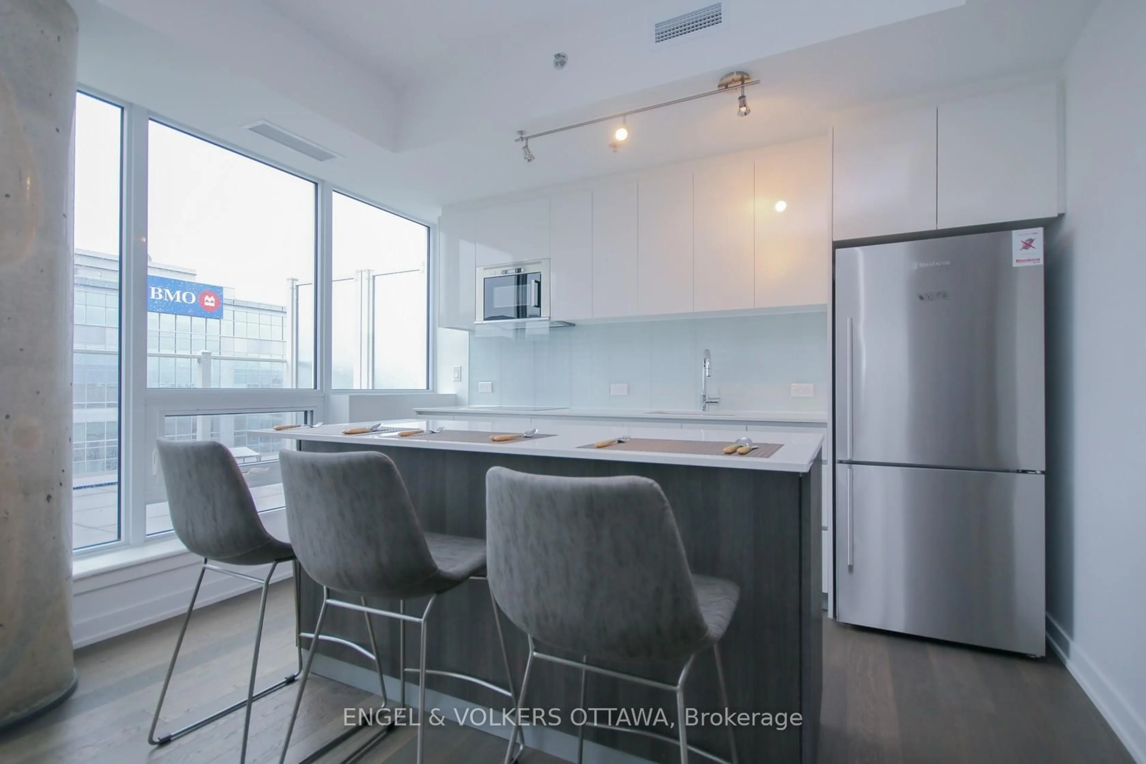 Open concept kitchen, ceramic/tile floor for 199 SLATER St #2203, Ottawa Ontario K1P 0C8