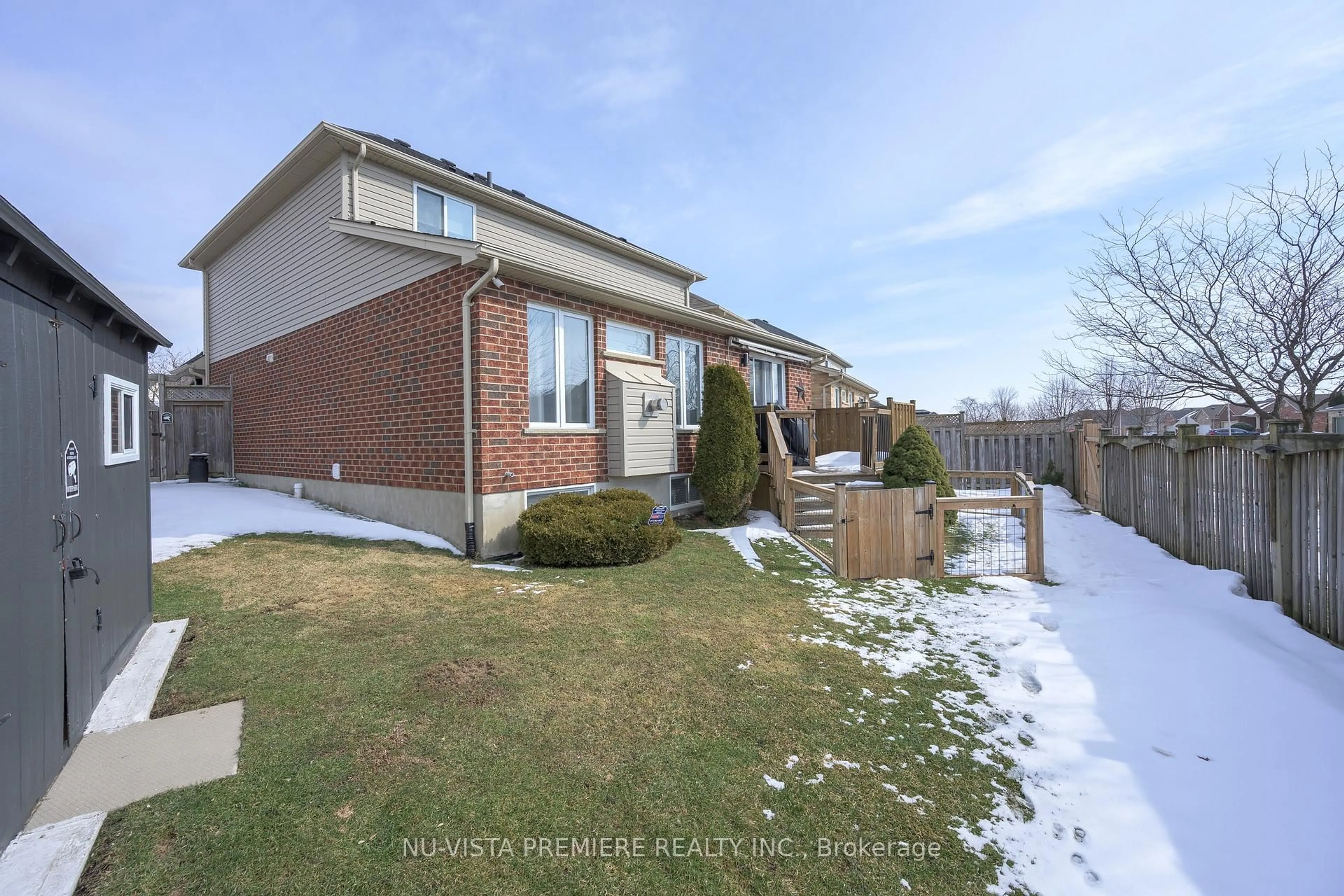 A pic from outside/outdoor area/front of a property/back of a property/a pic from drone, street for 1582 Chelton Pl, London South Ontario N6M 1M2