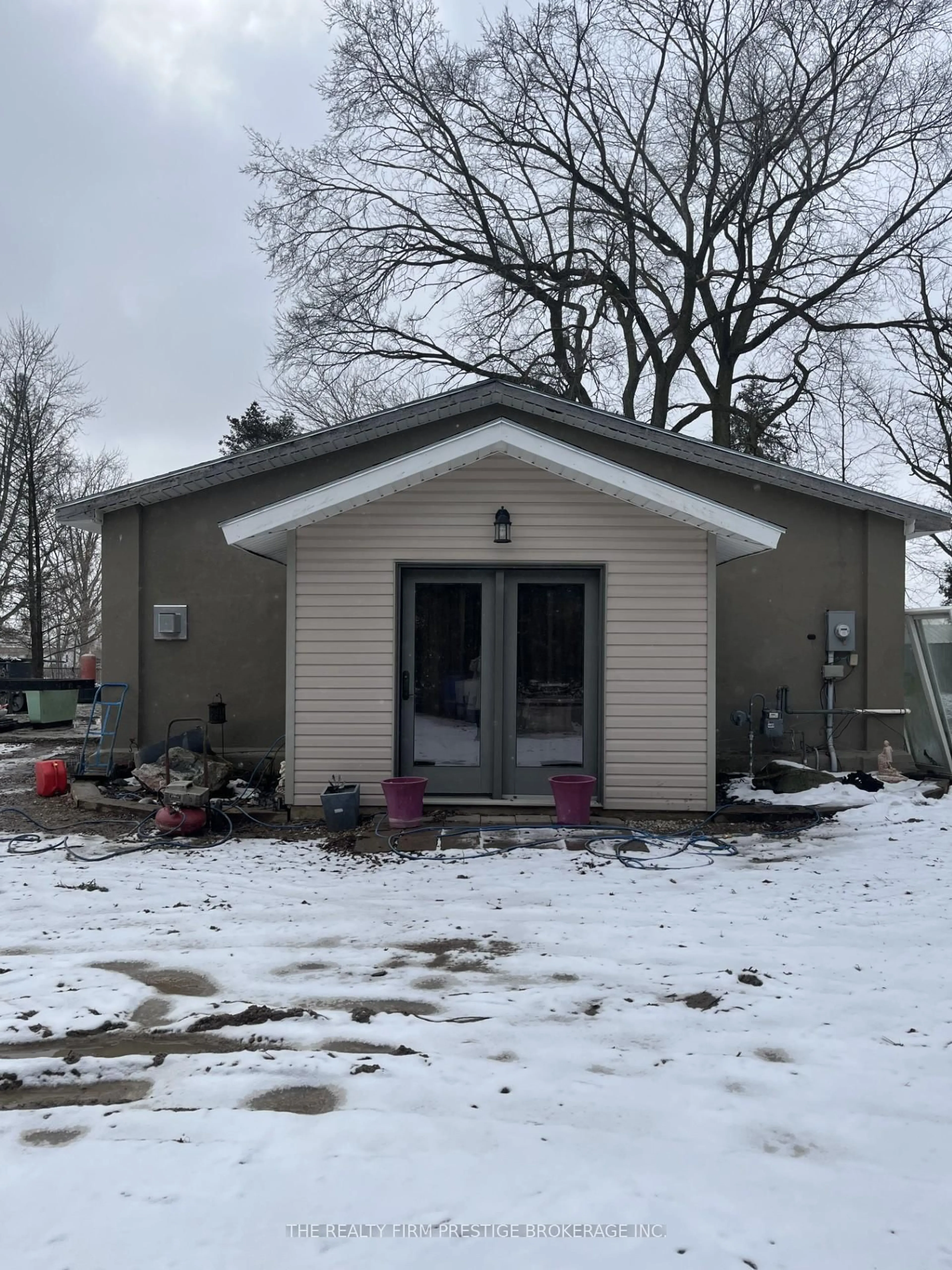 Shed for 22617 Melbourne Rd, Southwest Middlesex Ontario N0L 1T0