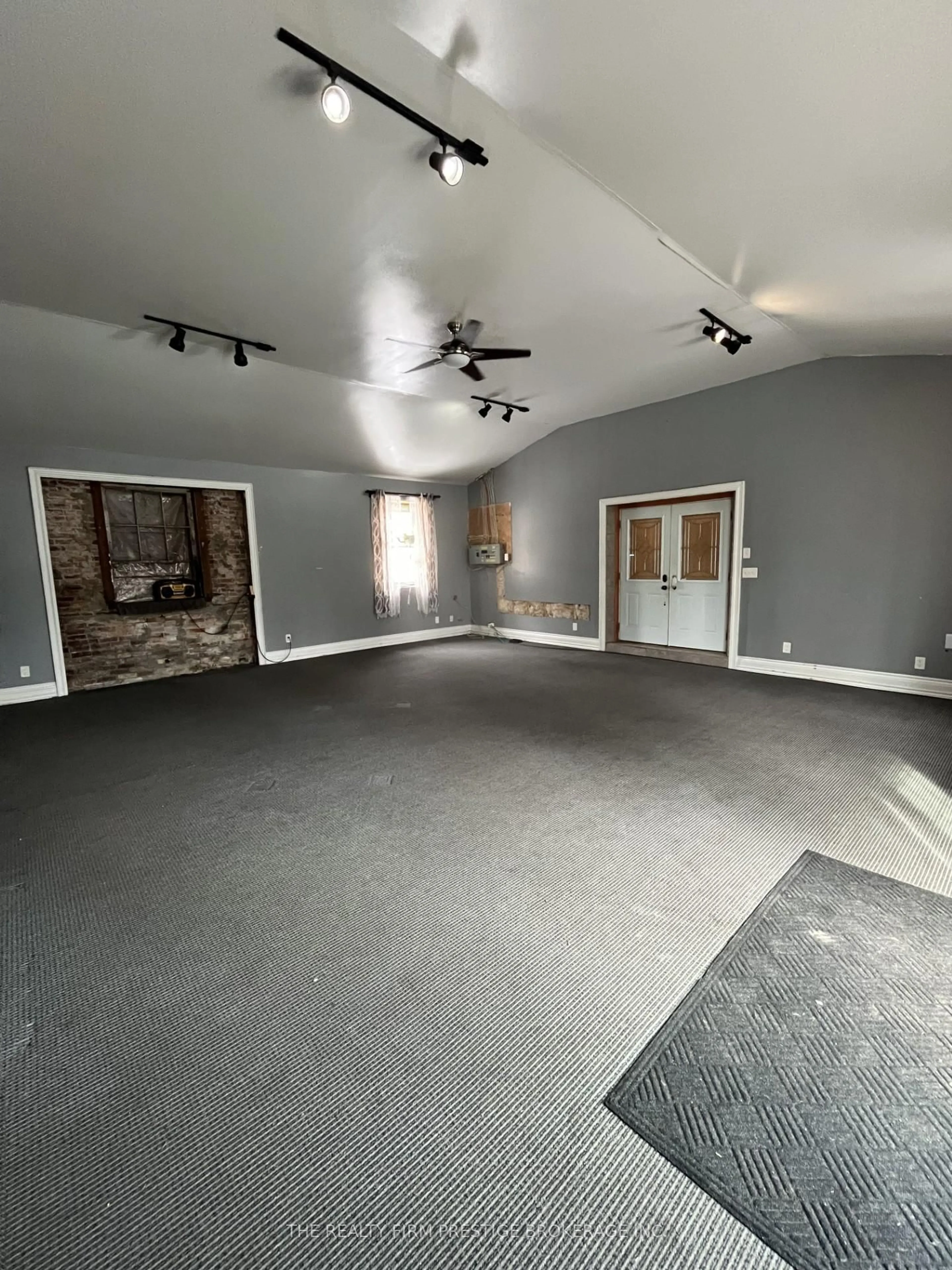 A pic of a room for 22617 Melbourne Rd, Southwest Middlesex Ontario N0L 1T0