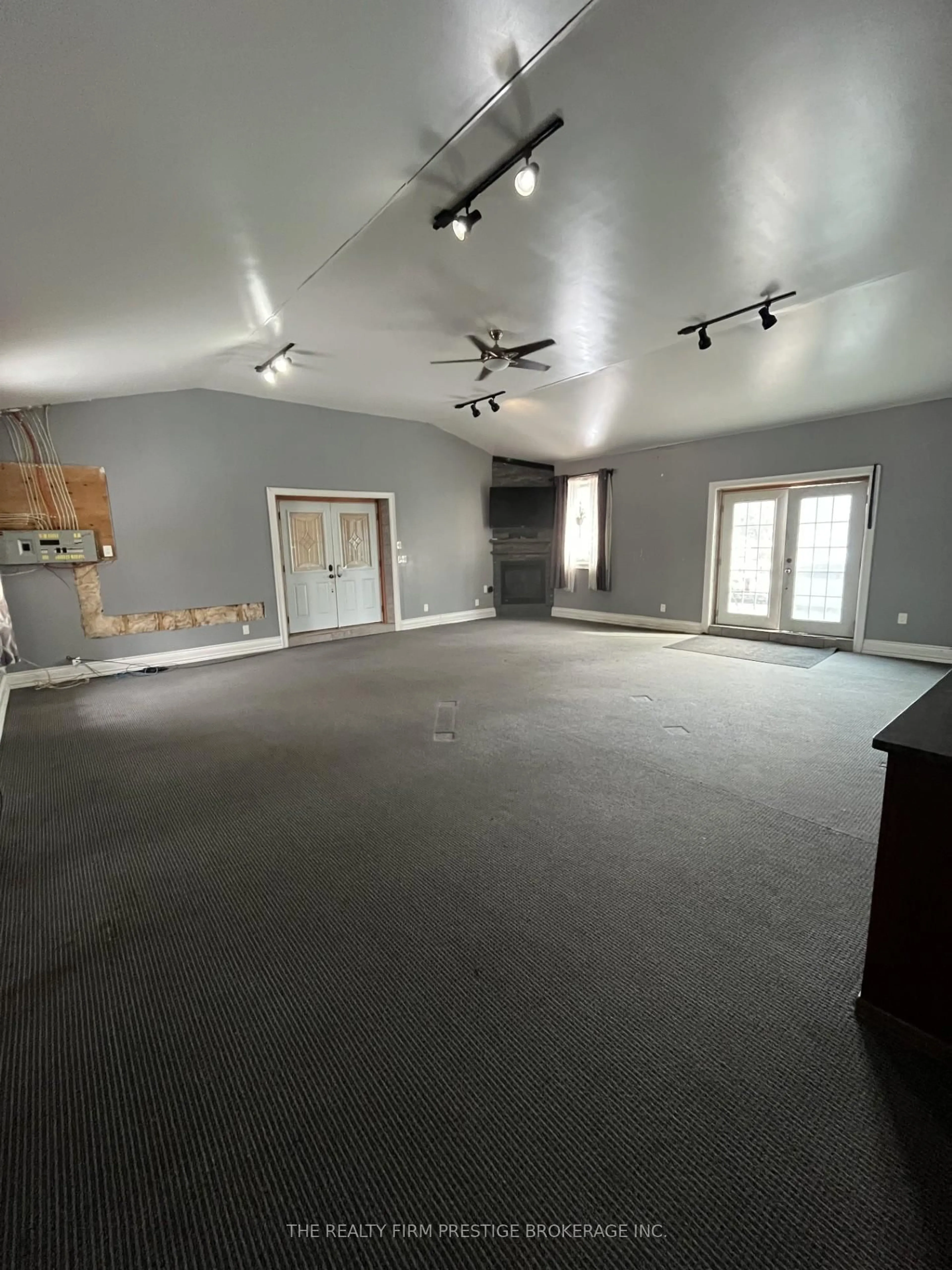 A pic of a room for 22617 Melbourne Rd, Southwest Middlesex Ontario N0L 1T0