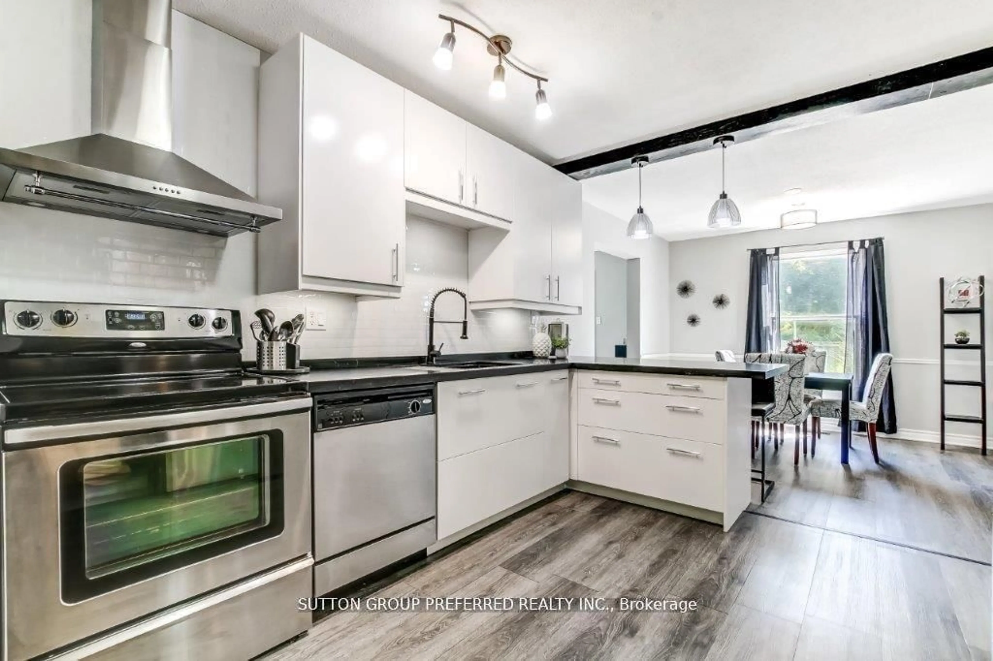 Open concept kitchen, unknown for 10 Berkshire Crt, London South Ontario N6J 3N7