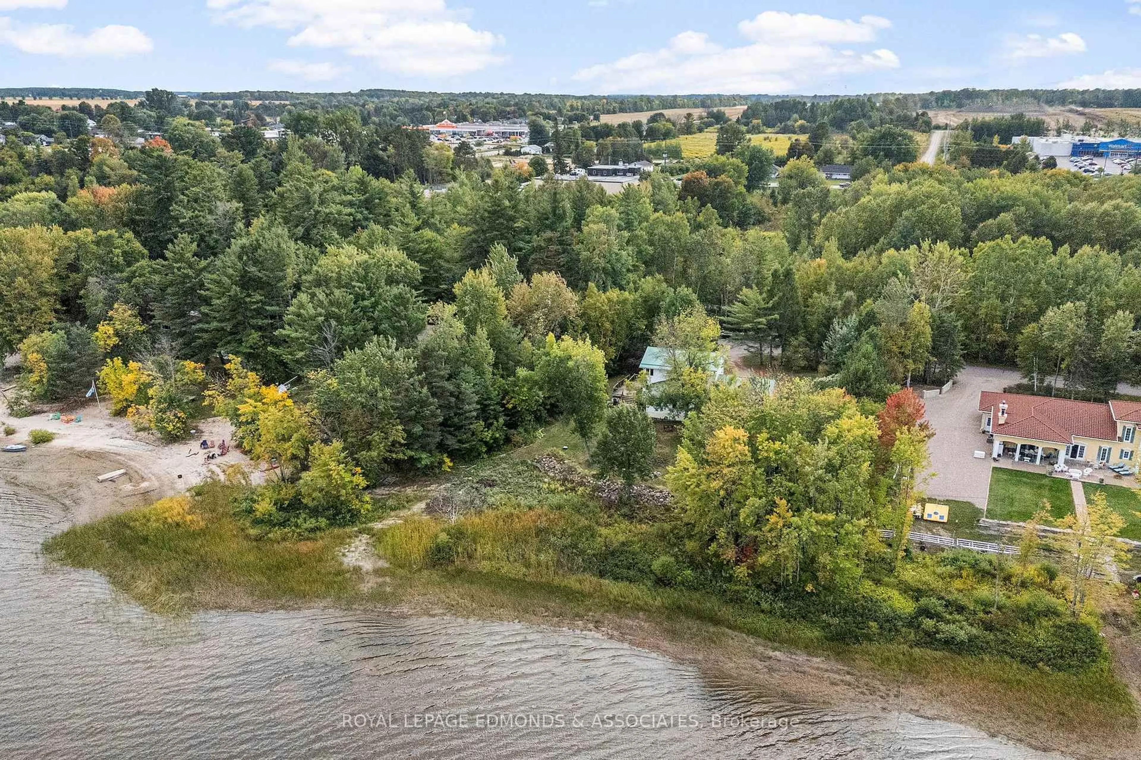 A pic from outside/outdoor area/front of a property/back of a property/a pic from drone, water/lake/river/ocean view for 1095 MOUNTAINVIEW Dr, Laurentian Valley Ontario K8A 8E3