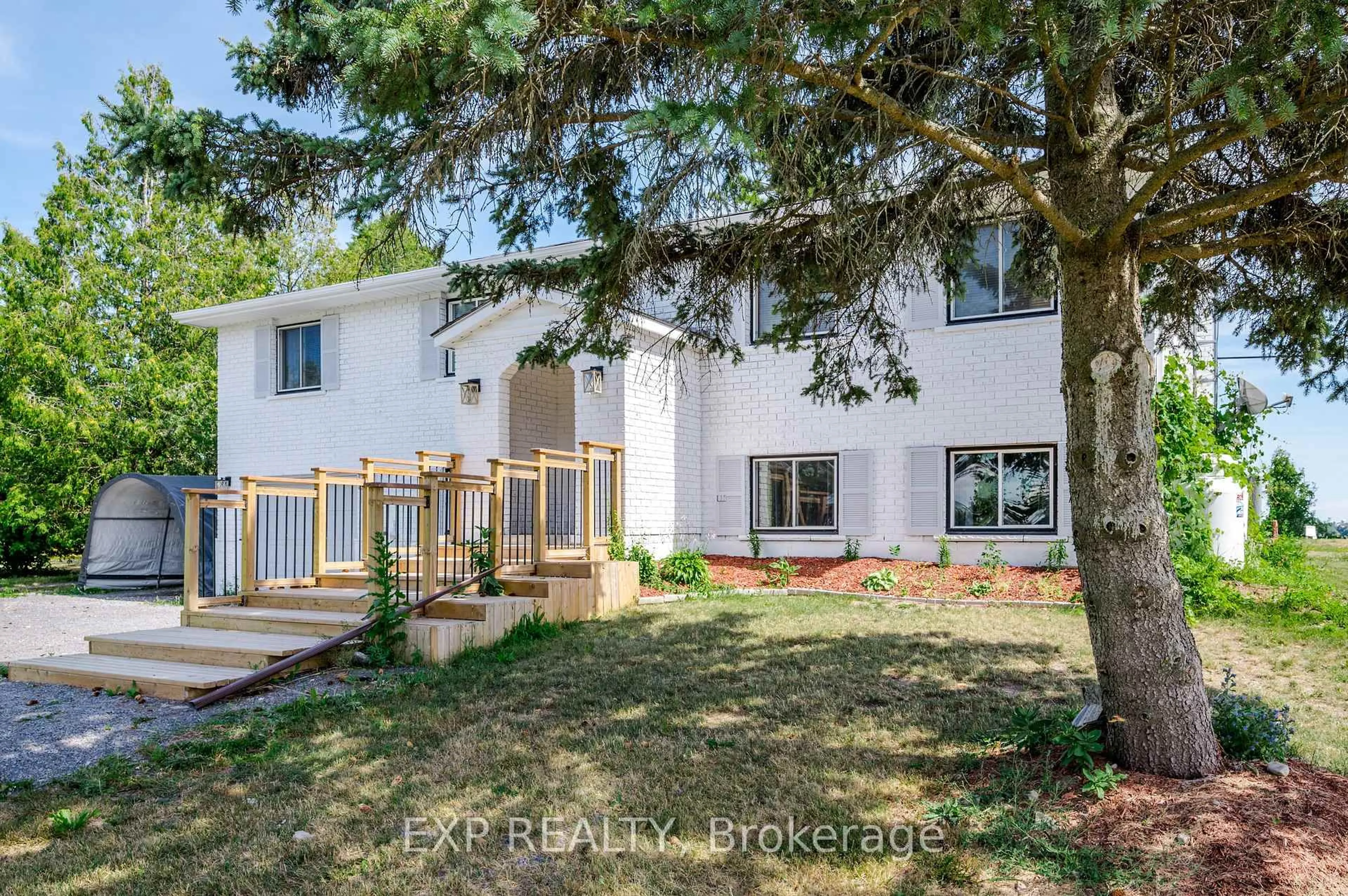 A pic from outside/outdoor area/front of a property/back of a property/a pic from drone, unknown for 150 Bayview Dr, Napanee Ontario K7R 3K8