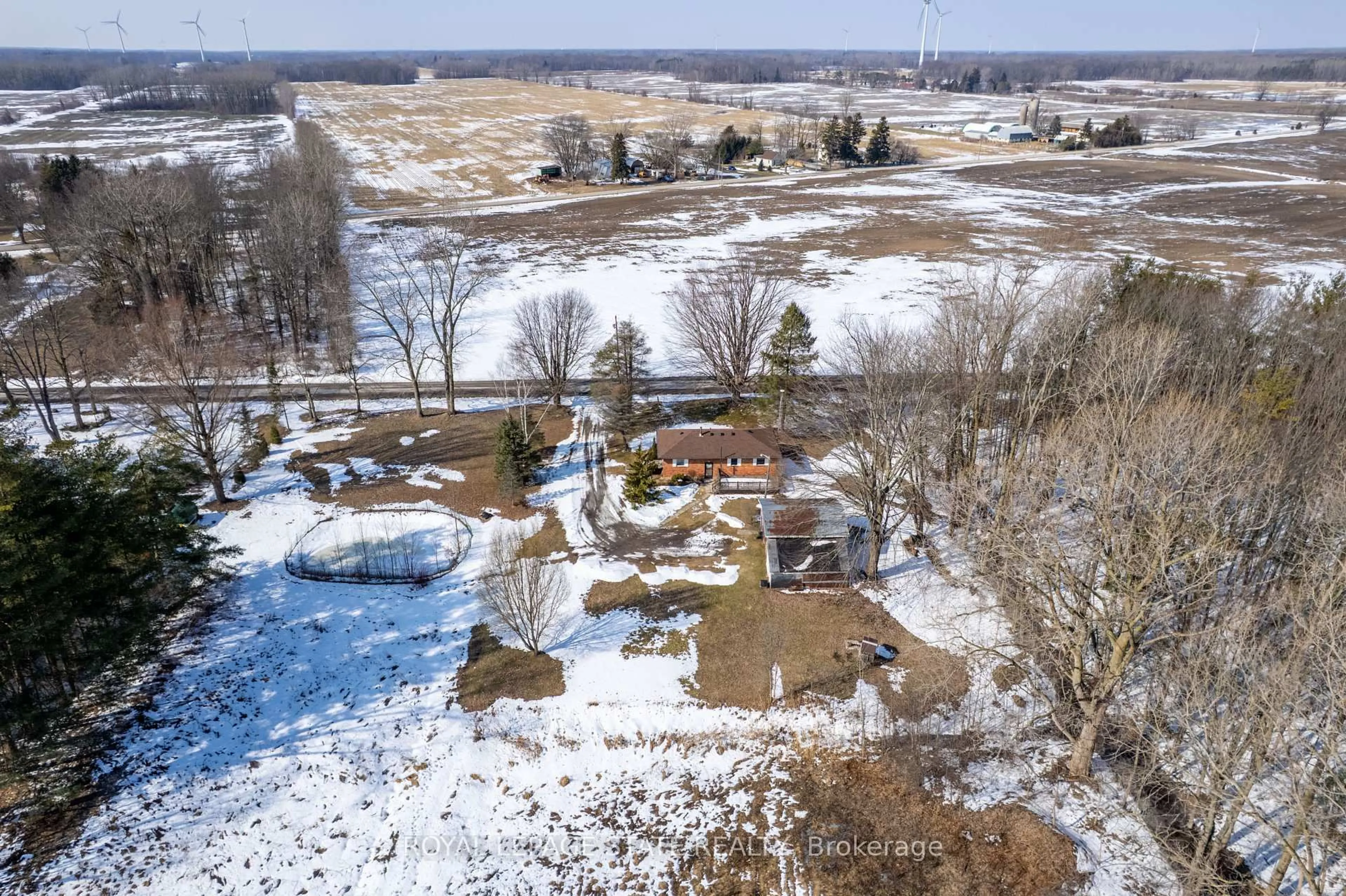 A pic from outside/outdoor area/front of a property/back of a property/a pic from drone, water/lake/river/ocean view for 33861 Flanagan Rd, Wainfleet Ontario N0A 1K0