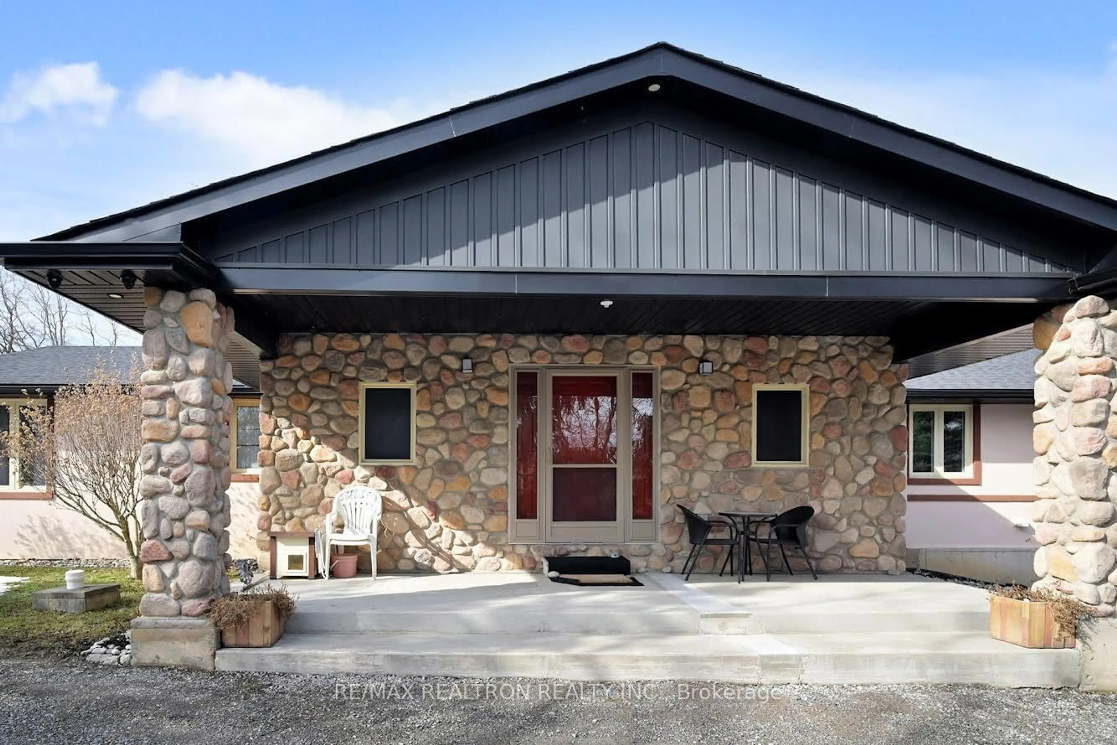 Home with brick exterior material, building for 709 Roland Rd, Pelham Ontario L0S 1C0