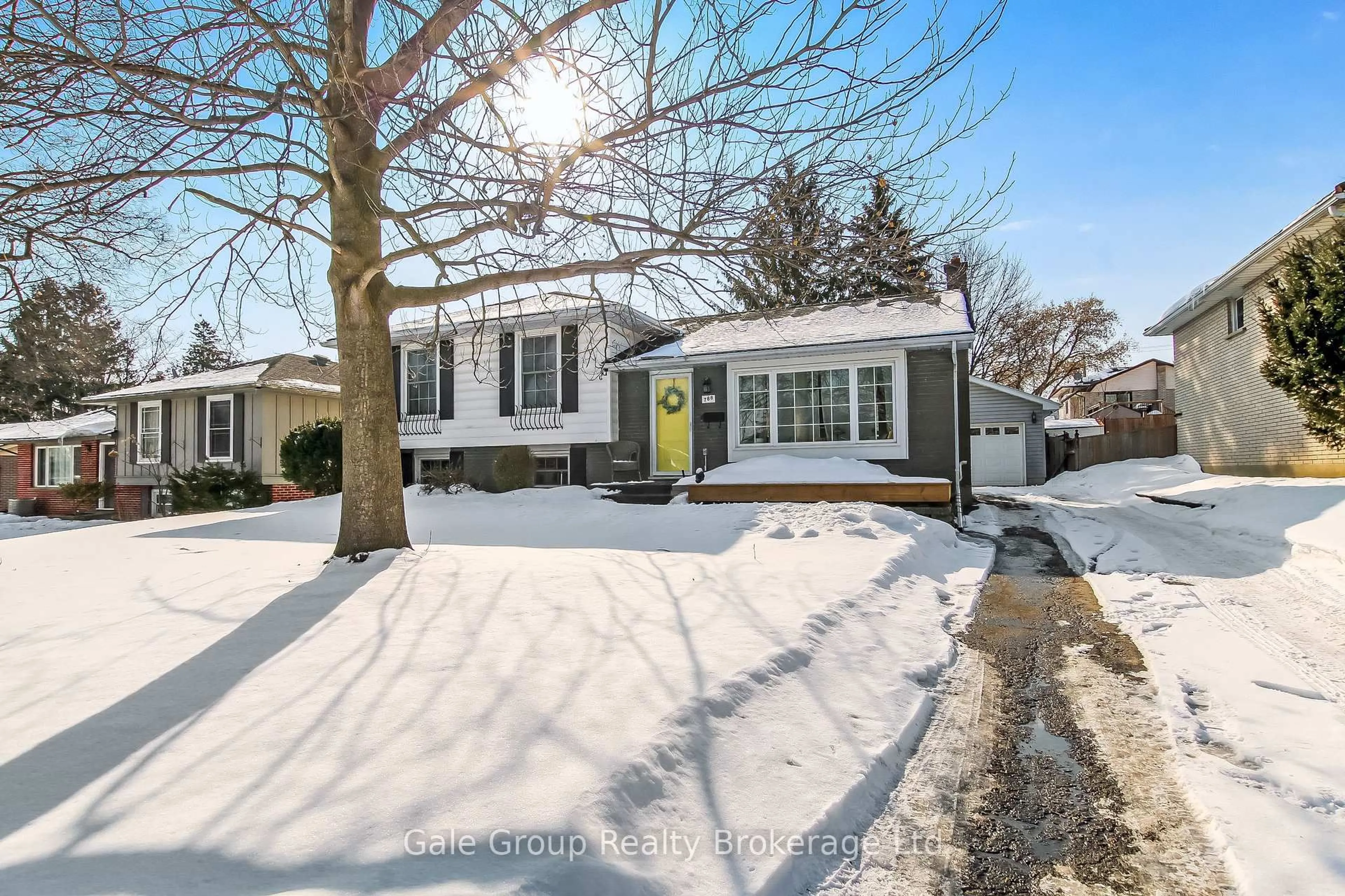 Home with vinyl exterior material, street for 788 Gladstone Dr, Woodstock Ontario N4S 5T2